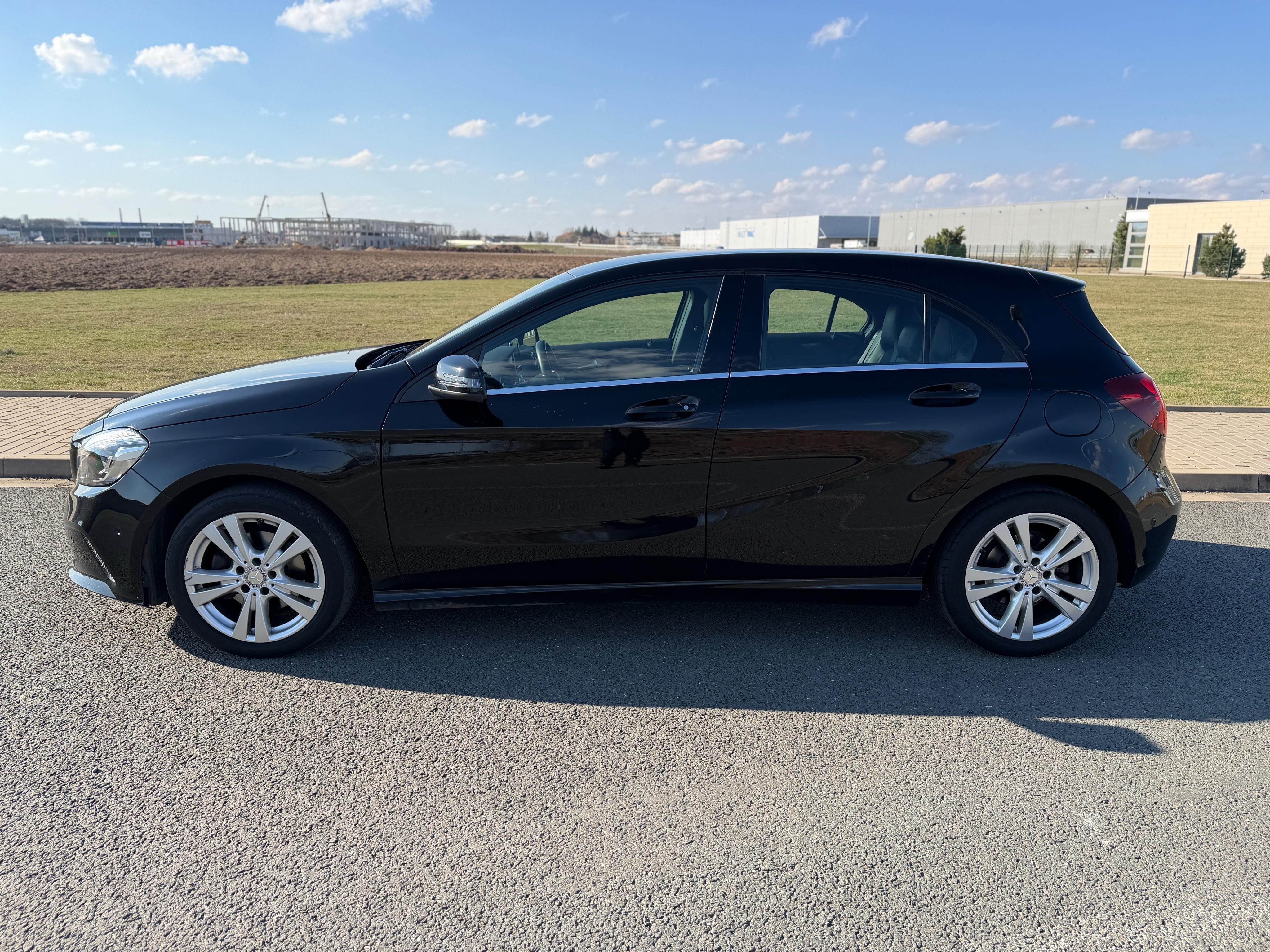 Mercedes-Benz Třídy A, 180i SPORT LED NAVI SERVISKA - fotka 2