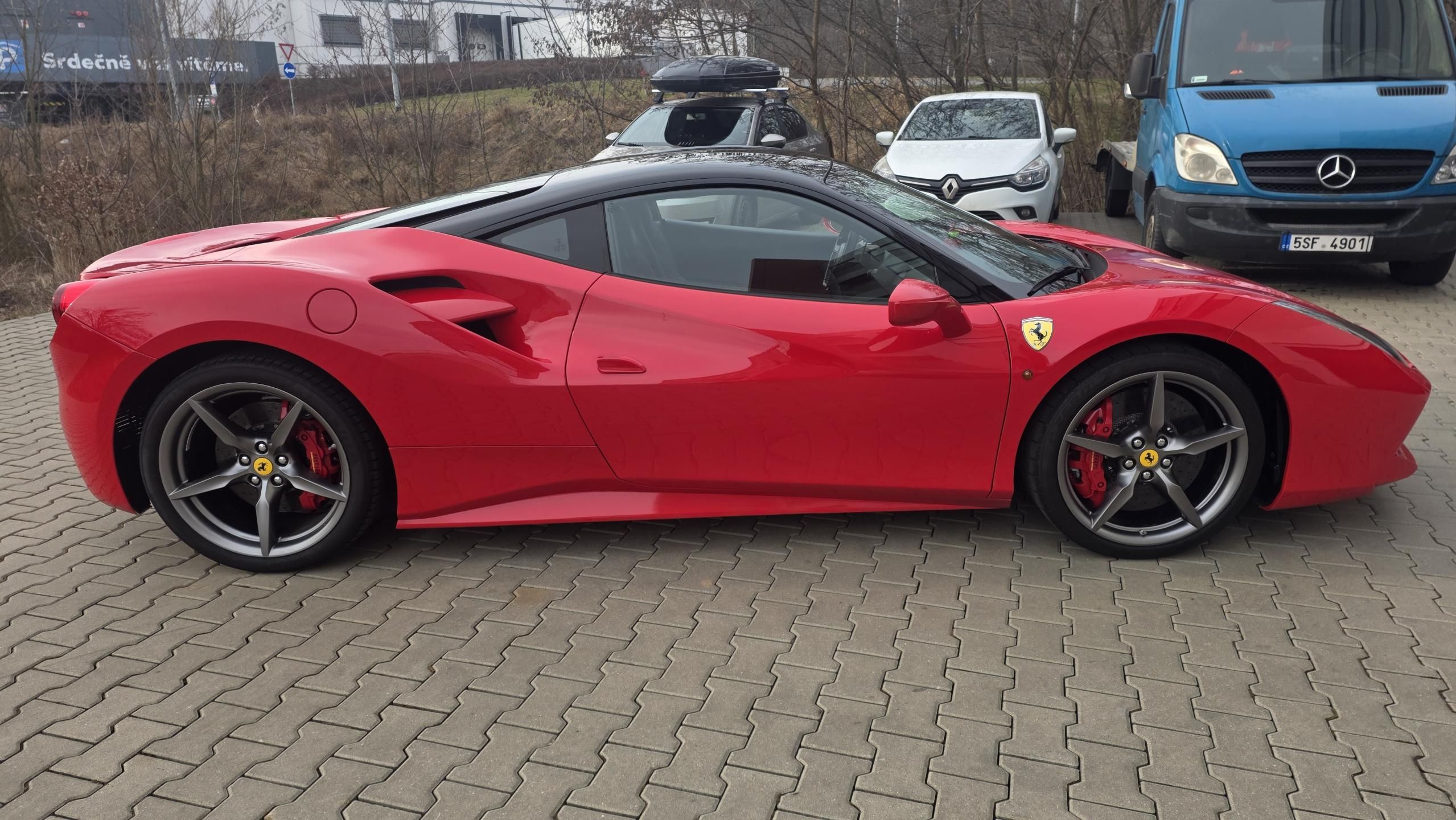 Ferrari 488, jako nové plný servis ZÁRUKA - fotka 3