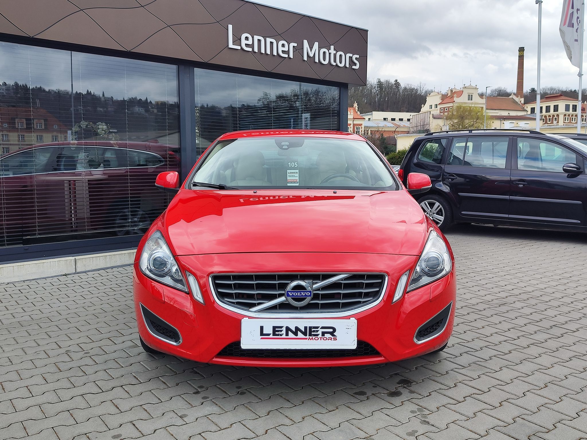 Volvo V60, 2.0 D4/120kW R-Design - fotka 2