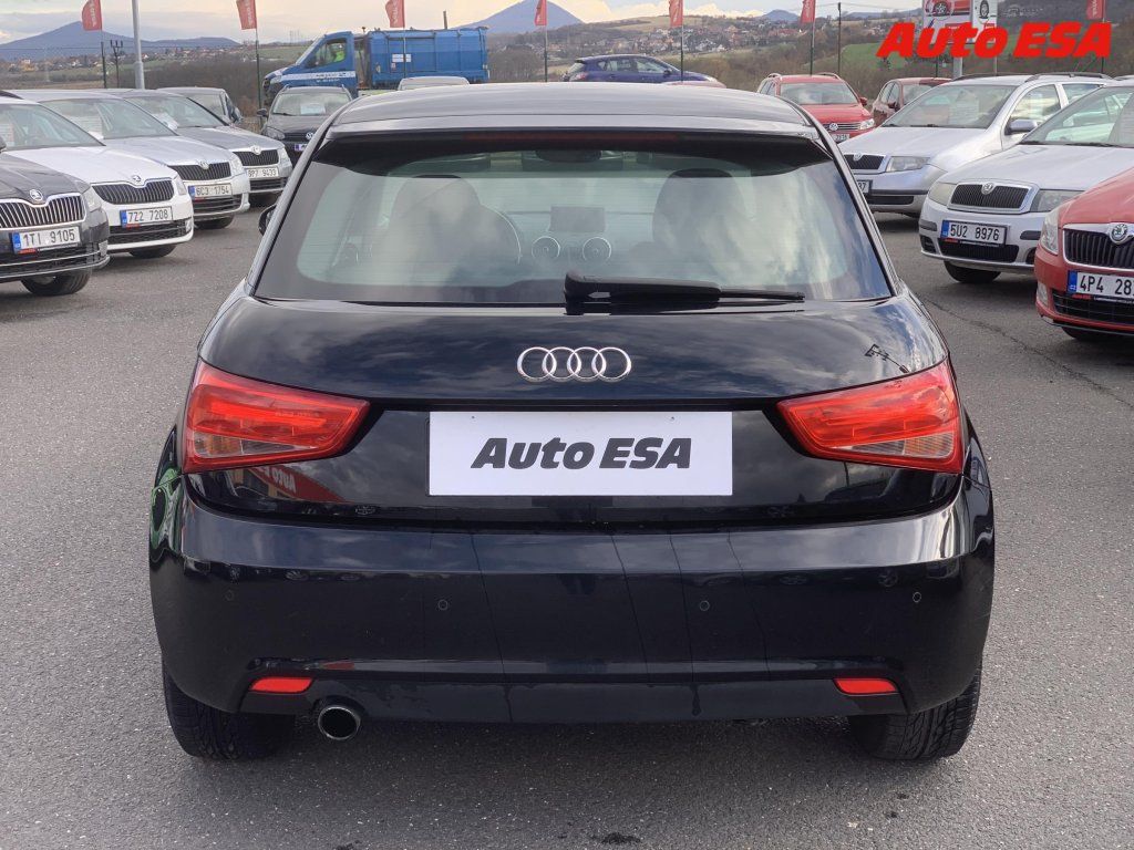 Audi A1, 1.6TDi,autoAC - fotka 5