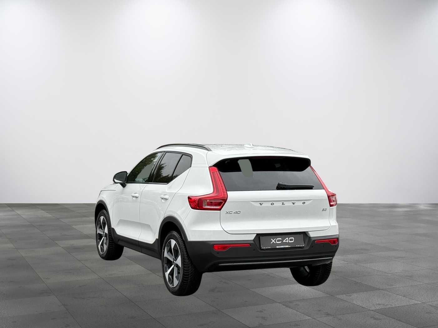 Volvo XC40, B3 FWD PLUS DARK,HARMAN KARDON - fotka 3