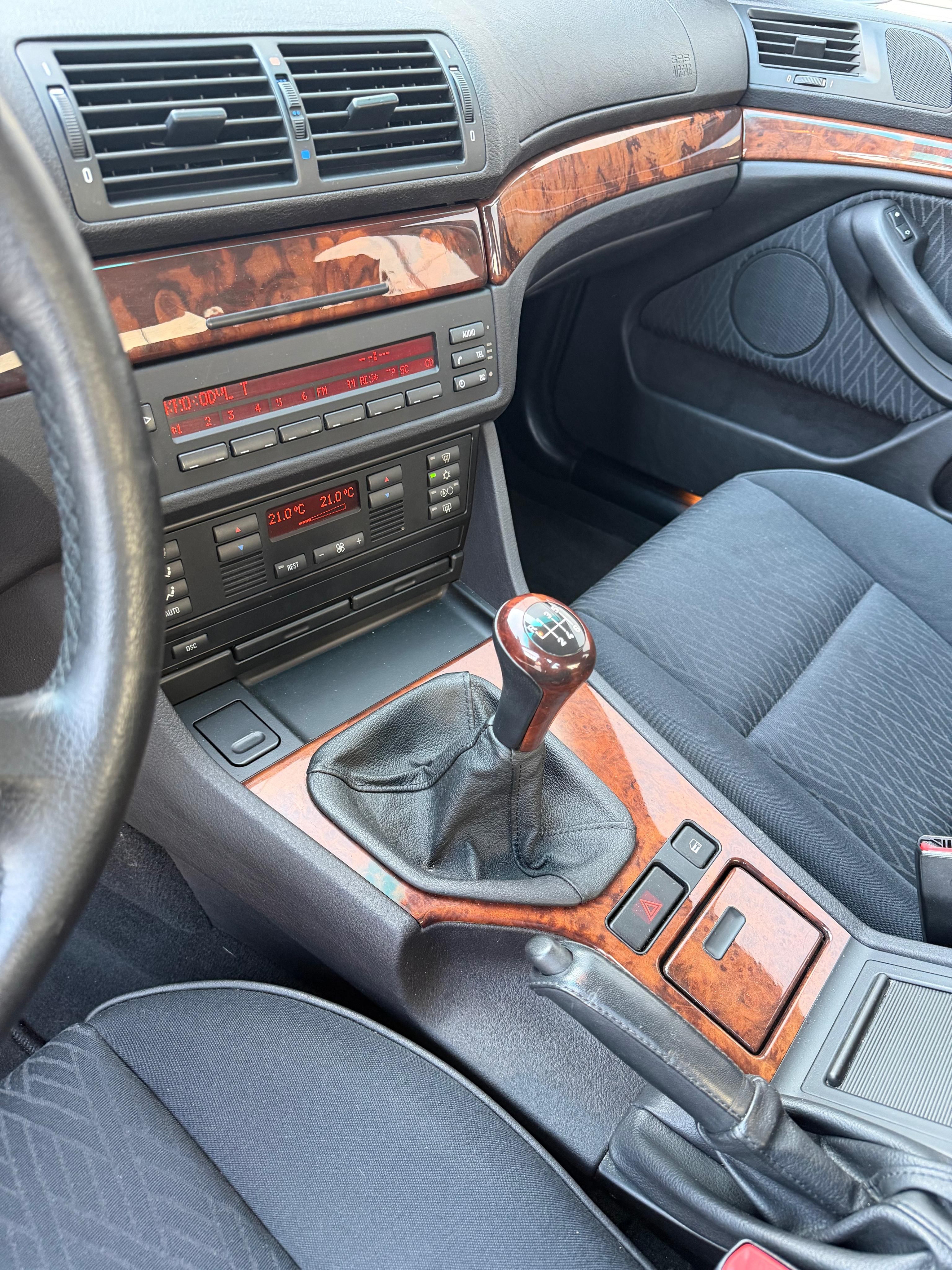 BMW Řada 5, 540i Manuál - fotka 5