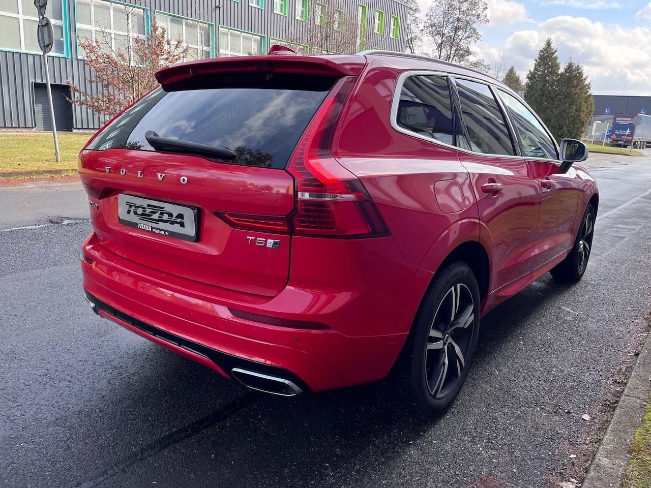 Volvo XC60, 2,0 T5 AWD R-desing /servis/ - fotka 5