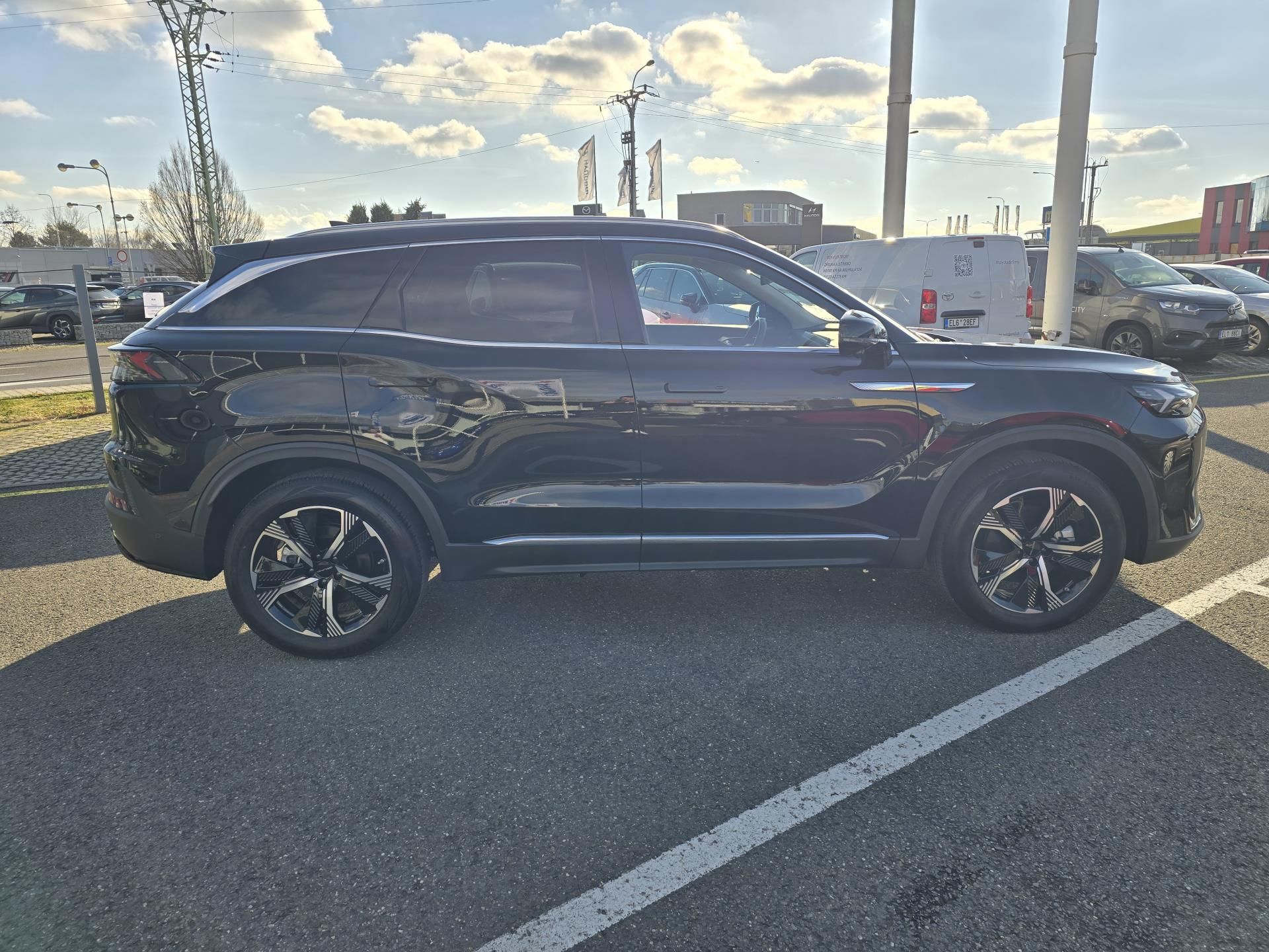 BAIC X7, 1.5T 130kW 7DCT 4x2 - fotka 4