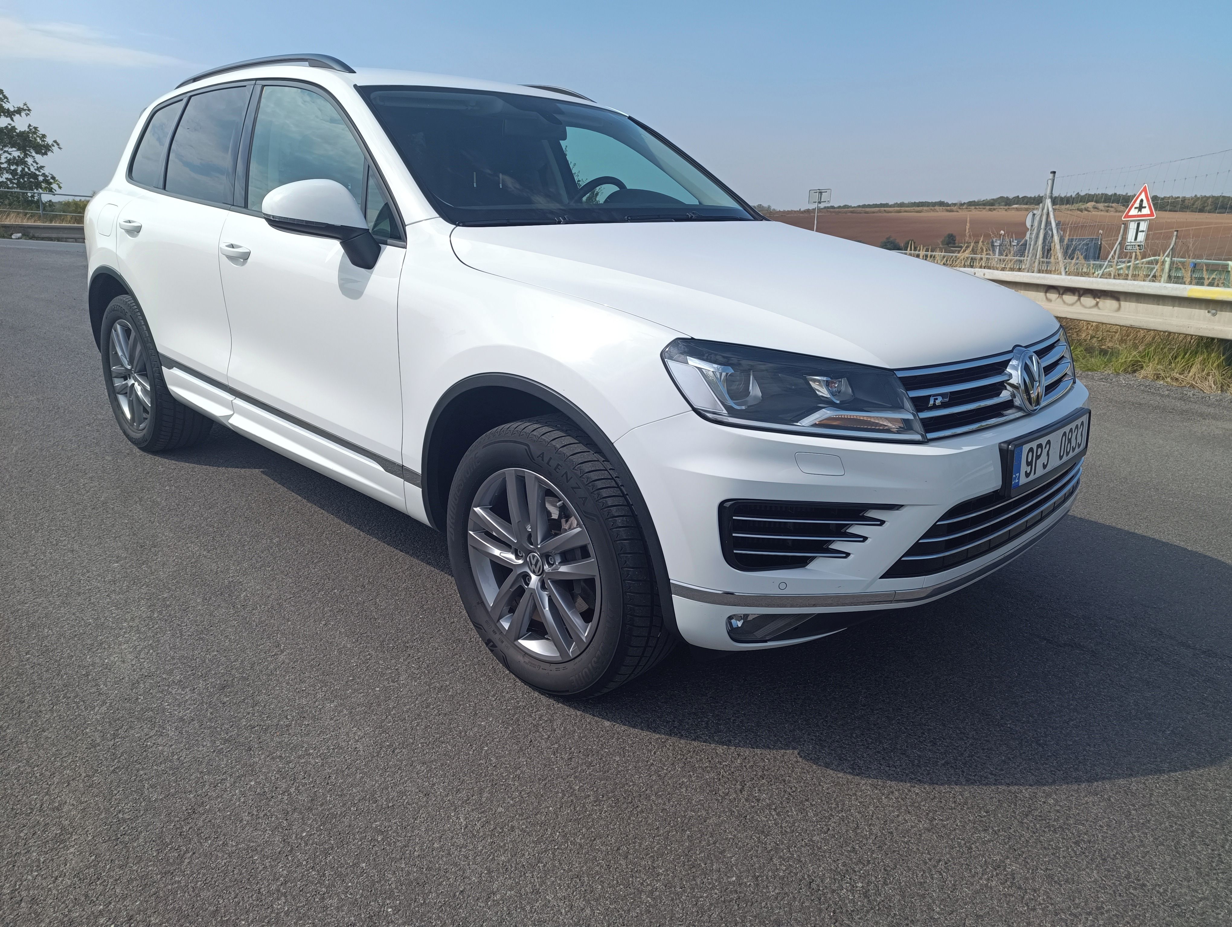 Volkswagen Touareg, R-Line 3.0TDI 193kW bez měchů!