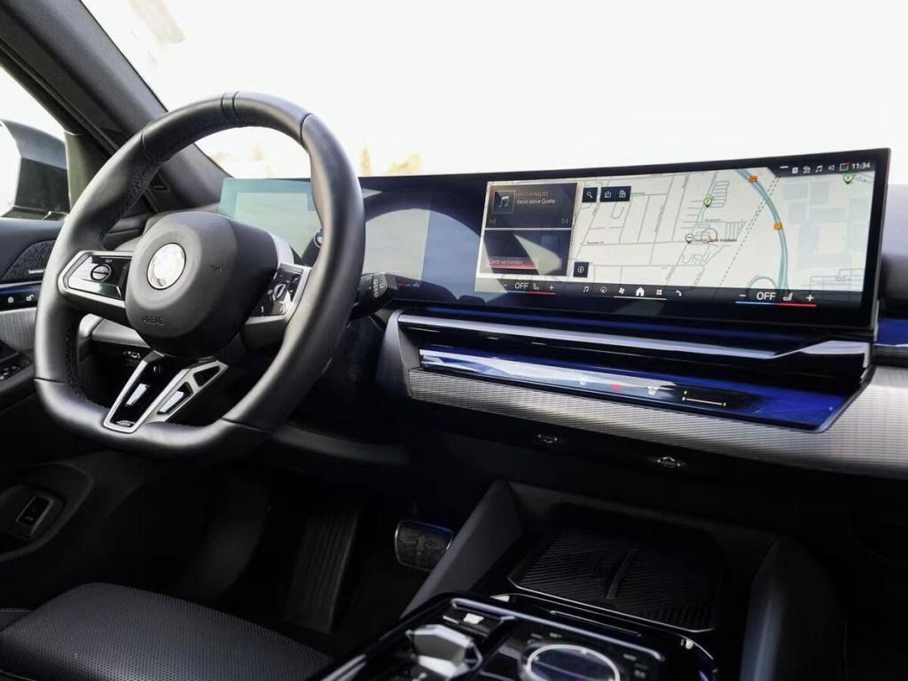 BMW Řada 5, 520 d Tour M-Sport*360° kamera - fotka 6