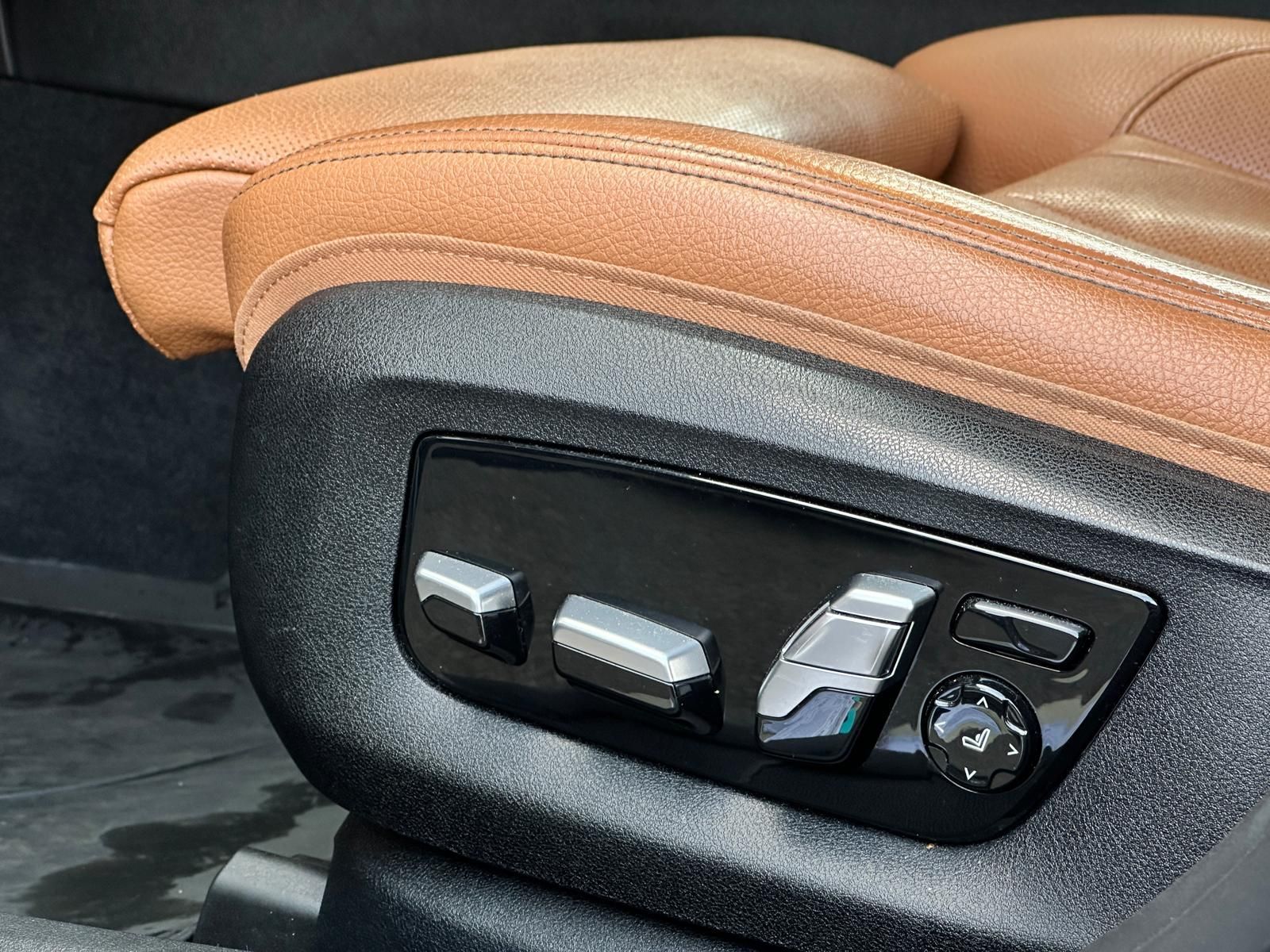 BMW Řada 6, 630D GT, HUD, Vzduch, 360° - fotka 6