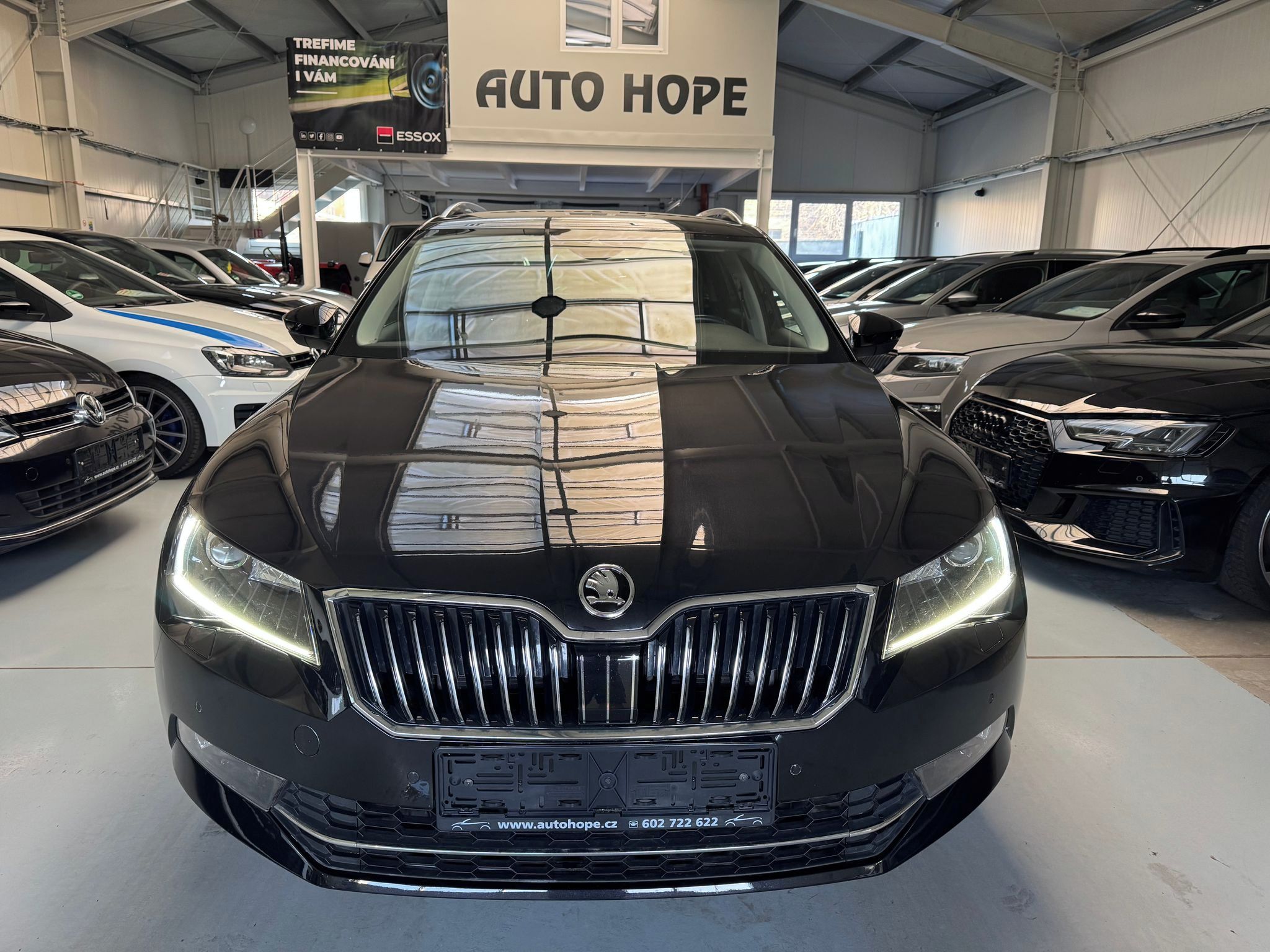 Škoda Superb, combi 2.0 TDI DSG Style - fotka 2
