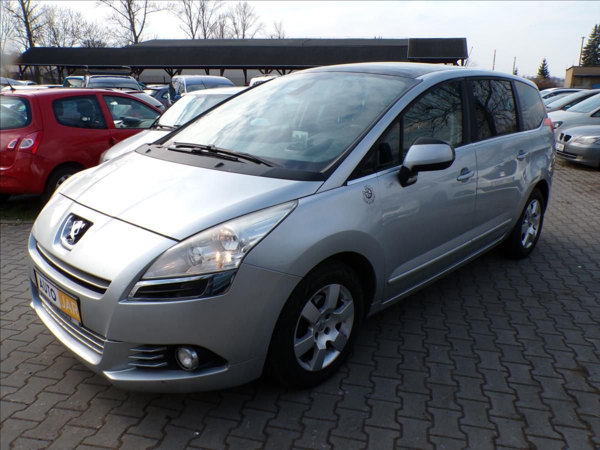 Peugeot 5008, 1,6 HDi  7.MÍST,TAŽ.ZAŘ. - fotka 3