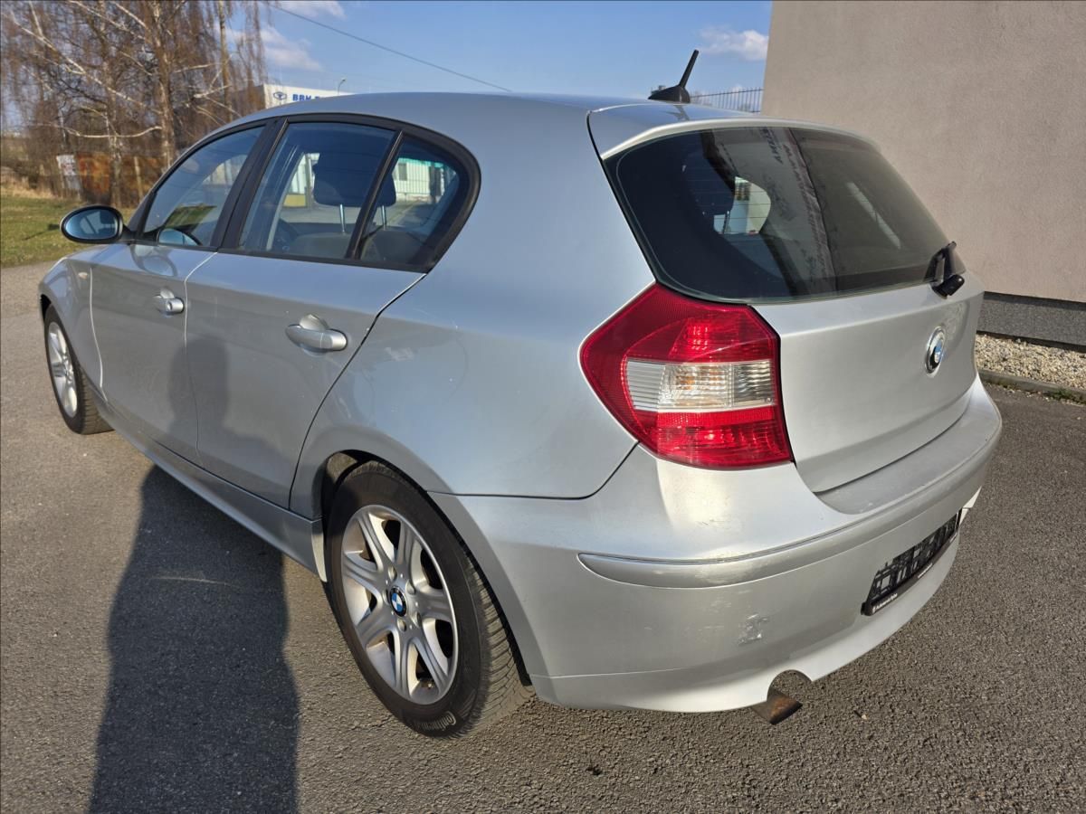 BMW Řada 1, 2,0 118D 89KW KLIMA EL. OKNA - fotka 4