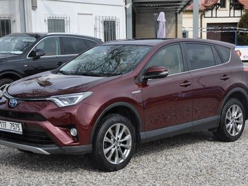 2.5 Hybrid 4x4 Selection Kůže