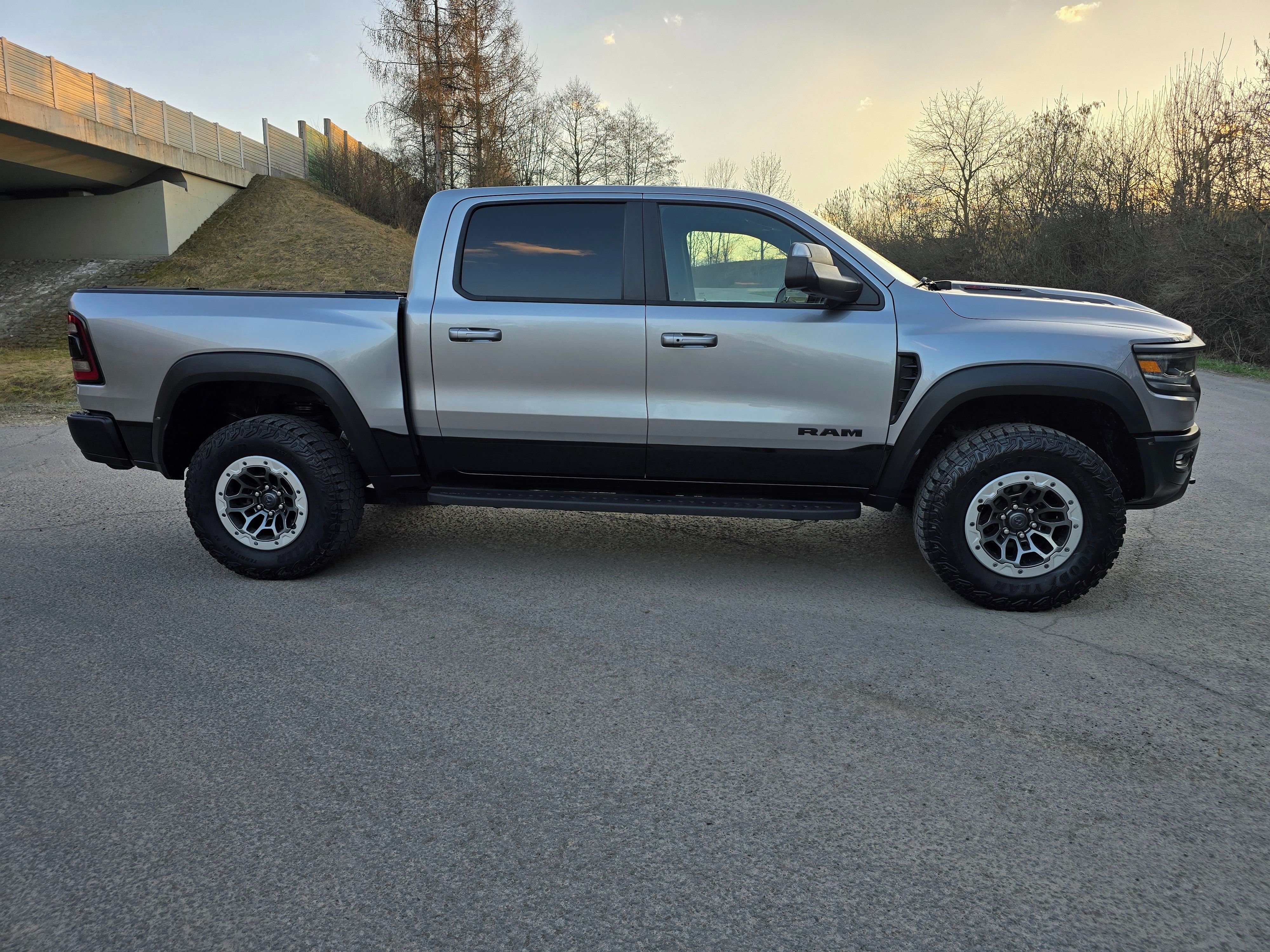 Dodge Ram, TRX 6,2, NEBOURANÉ, MAX VÝBAVA - fotka 2