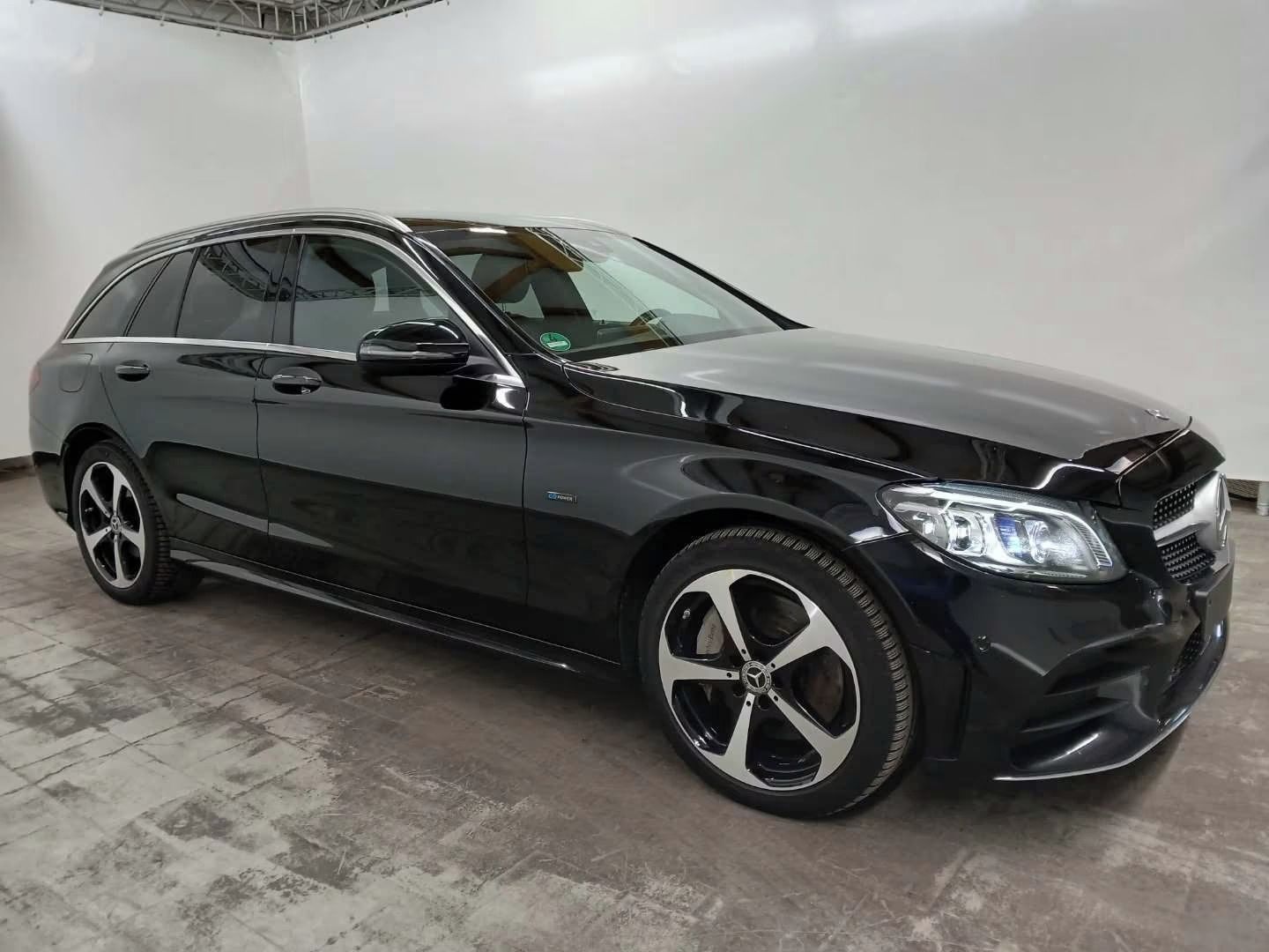 Mercedes-Benz Třídy C, 300 T e AMG Virtual*Navi*Led* - fotka 3