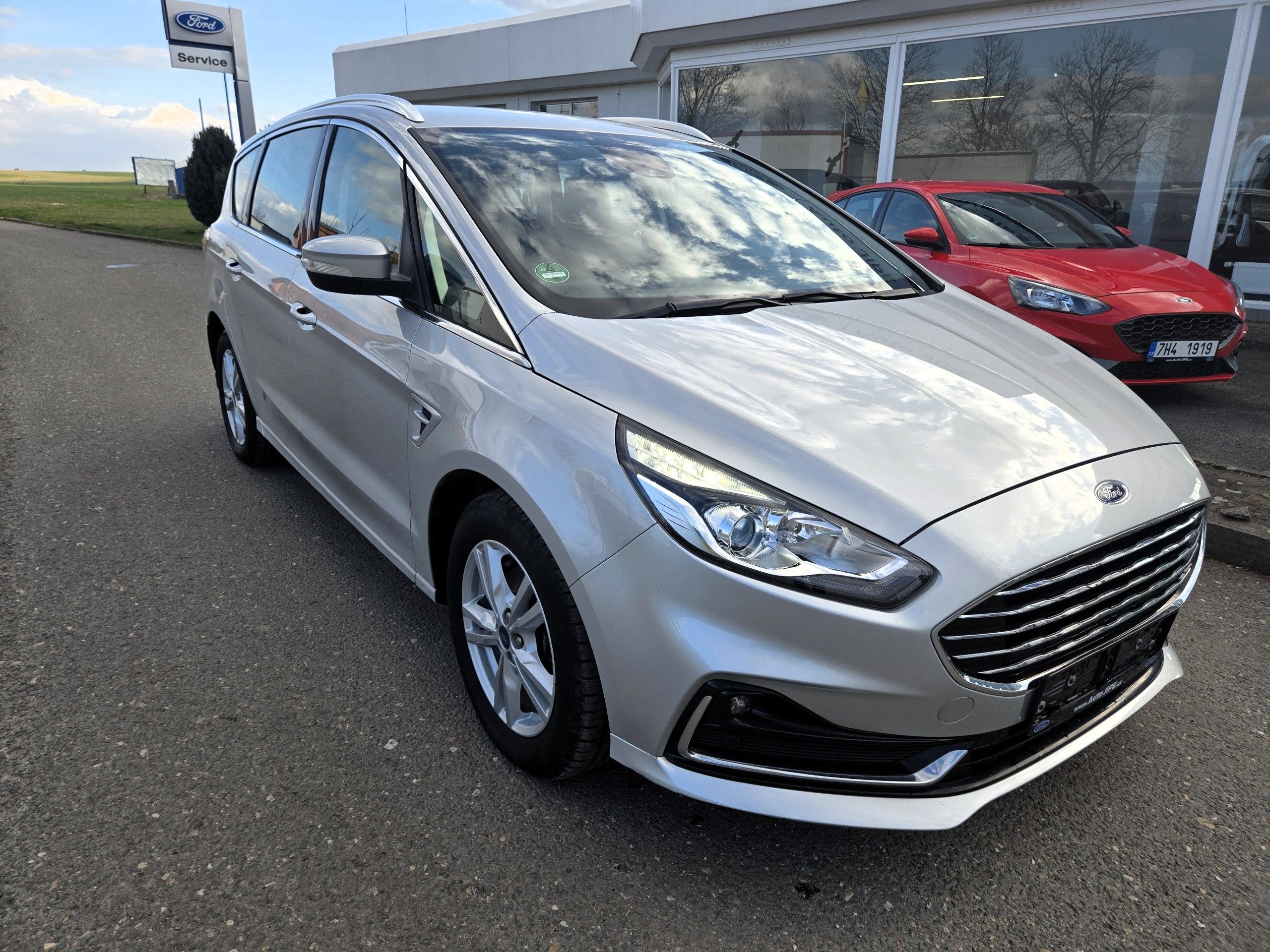 Ford S-MAX, Titanium 2,0 nafta 110kw/150PS - fotka 4