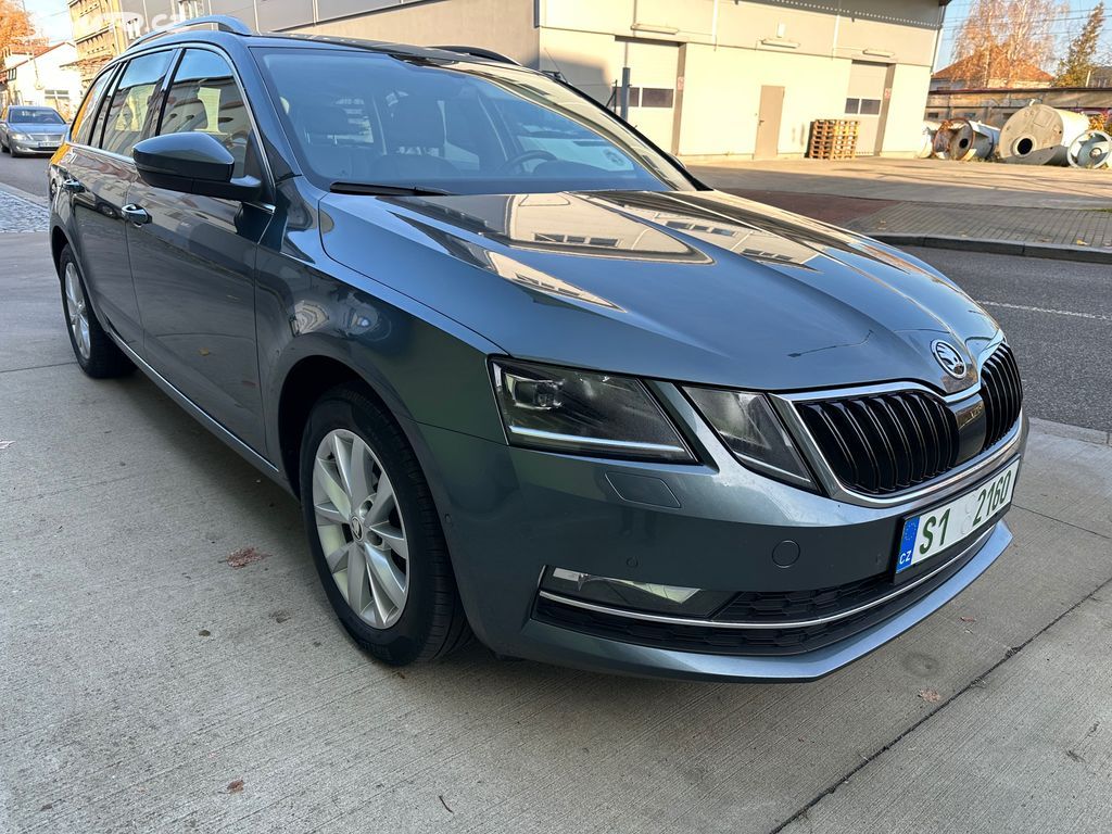 Škoda Octavia, Combi 2,0 TDI Style/ odp.dph - fotka 4