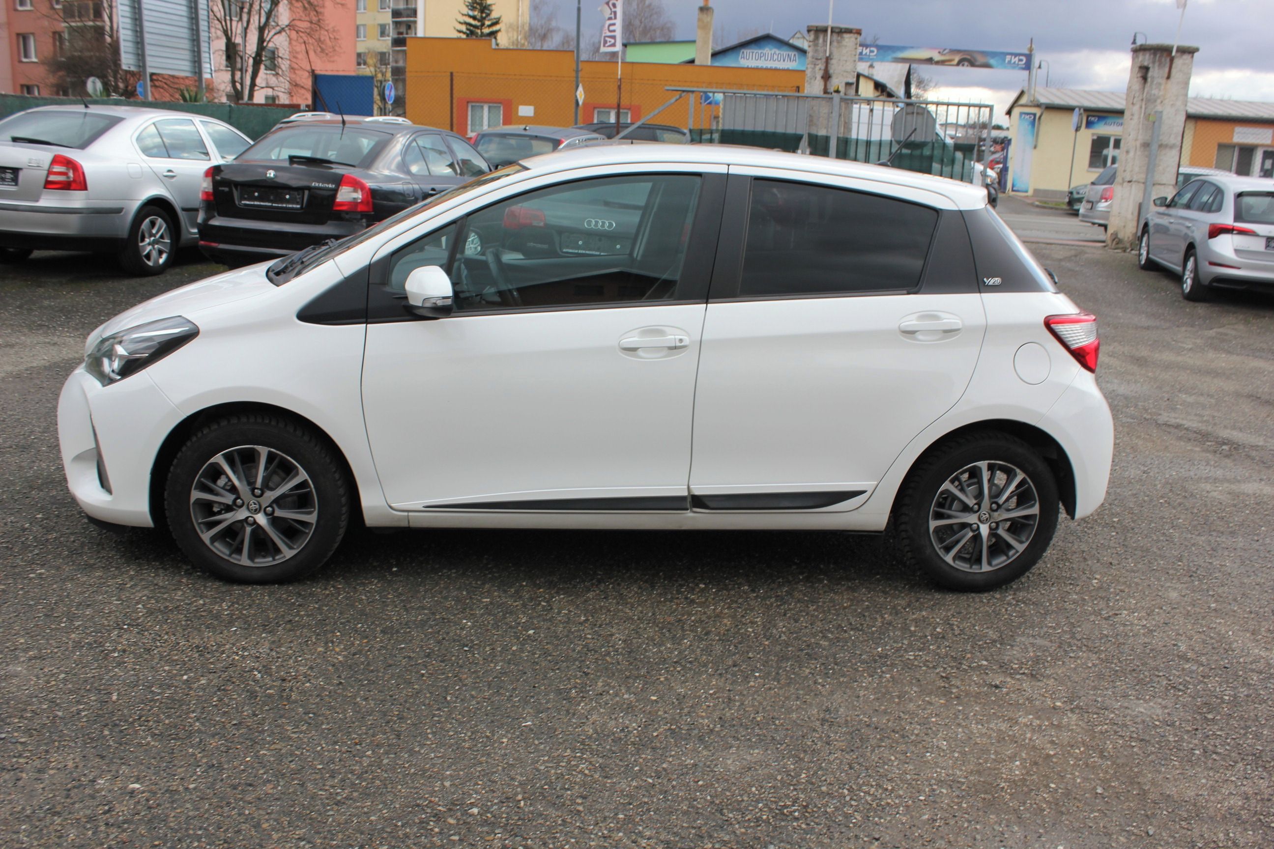 Toyota Yaris, 1.5 VVT-i, KAMERA, ČR, SERVIS - fotka 4