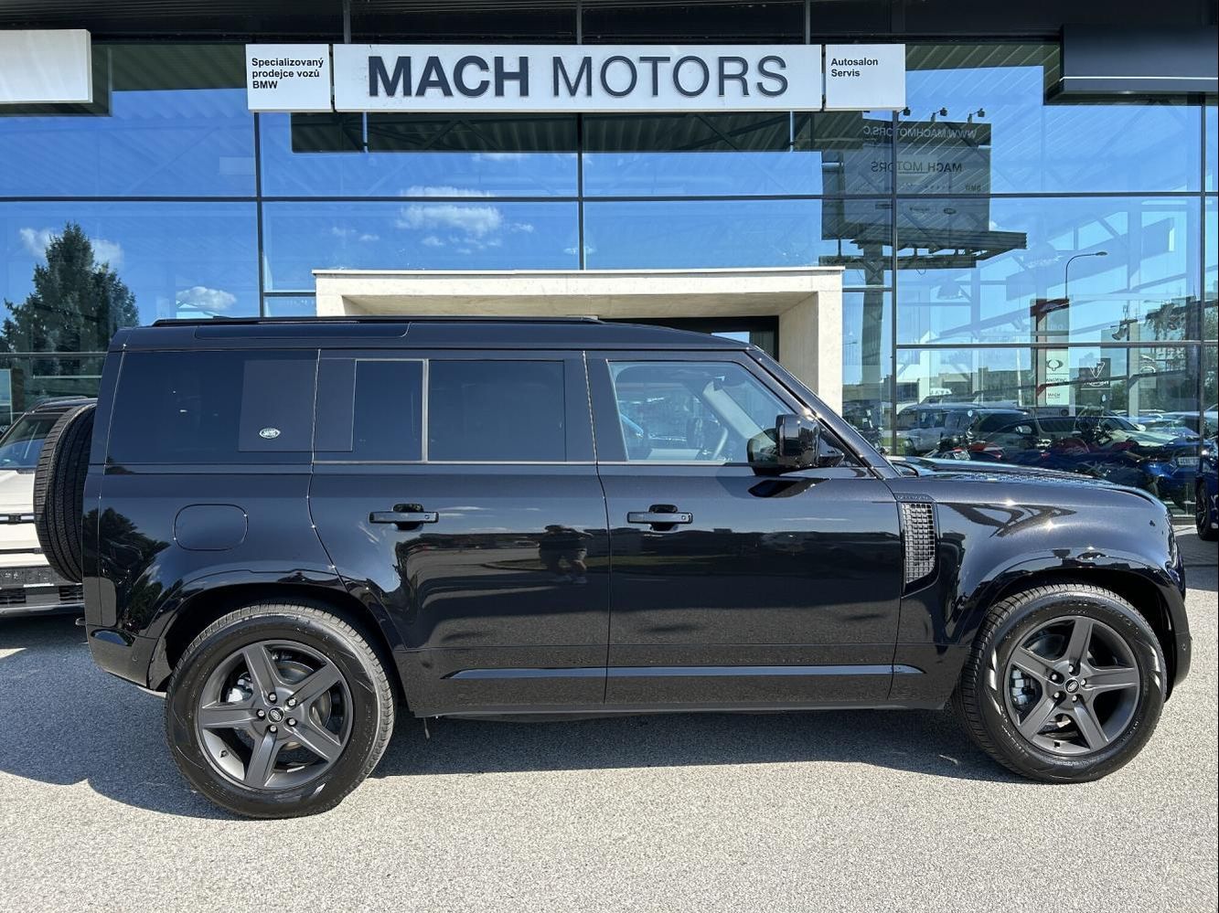 Land Rover Defender, 110 X-Dynamic SE D250 AWD AUT - fotka 5