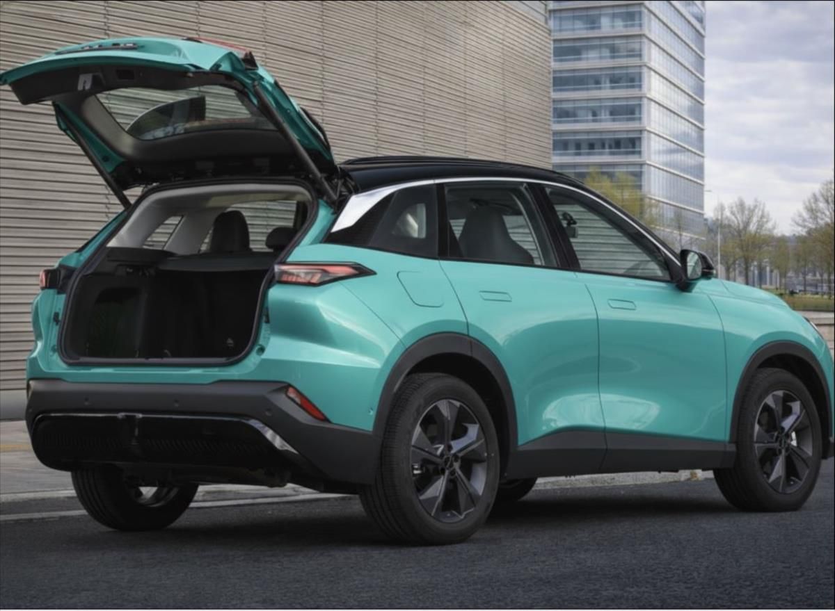 BAIC X5, 1,5 4x2  1.5T+7DCT - fotka 3