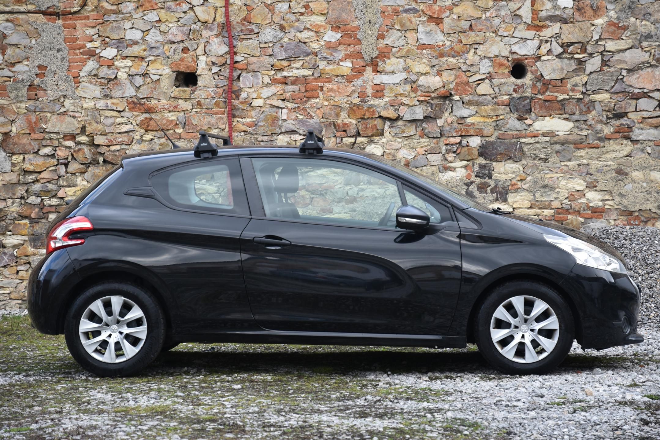 Peugeot 208, 1.2i, motor - spotřeba oleje - fotka 2