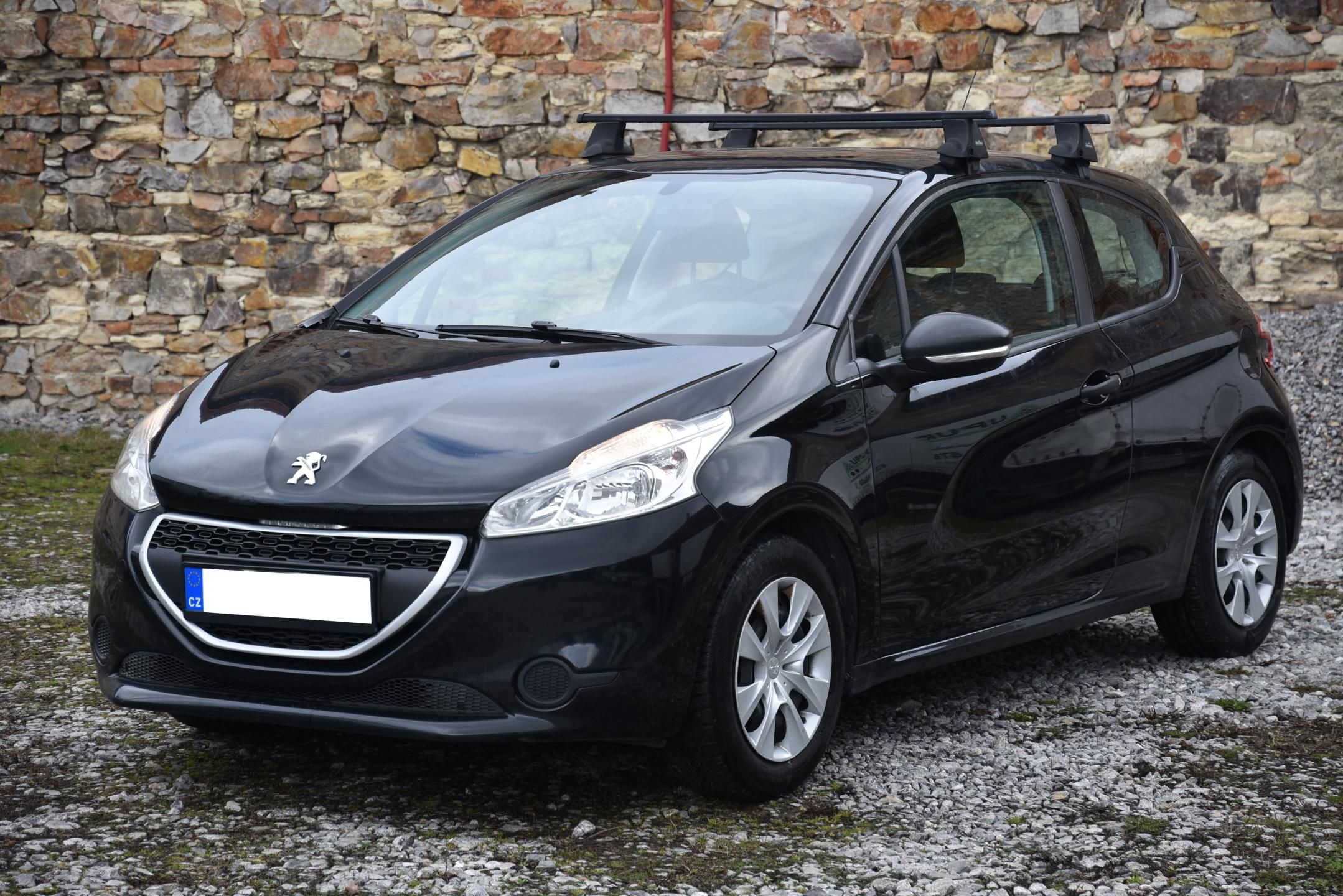 Peugeot 208, 1.2i, motor - spotřeba oleje - fotka 6