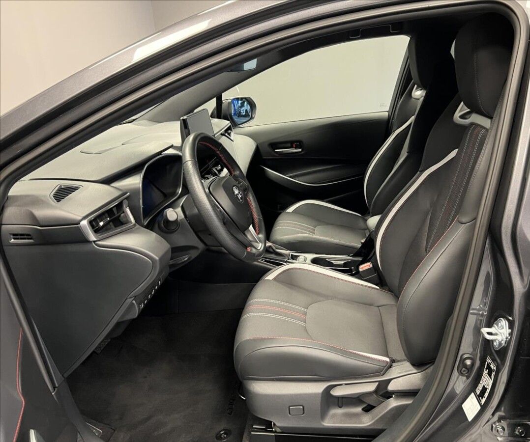 Toyota Corolla, 1,8 Hybrid AT GR SPORT DYNAMIC - fotka 6