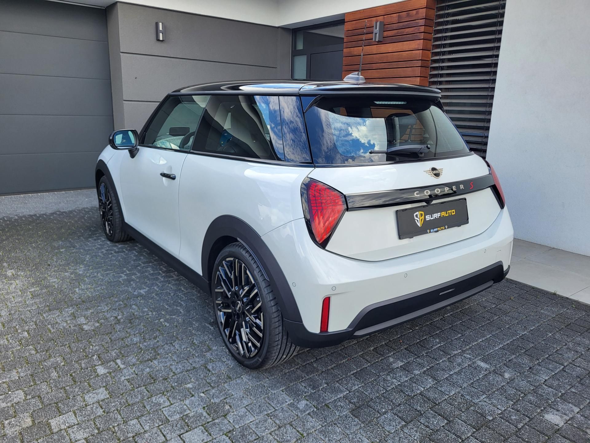 Mini Cooper S, HUD Keyless 1maj. - fotka 2