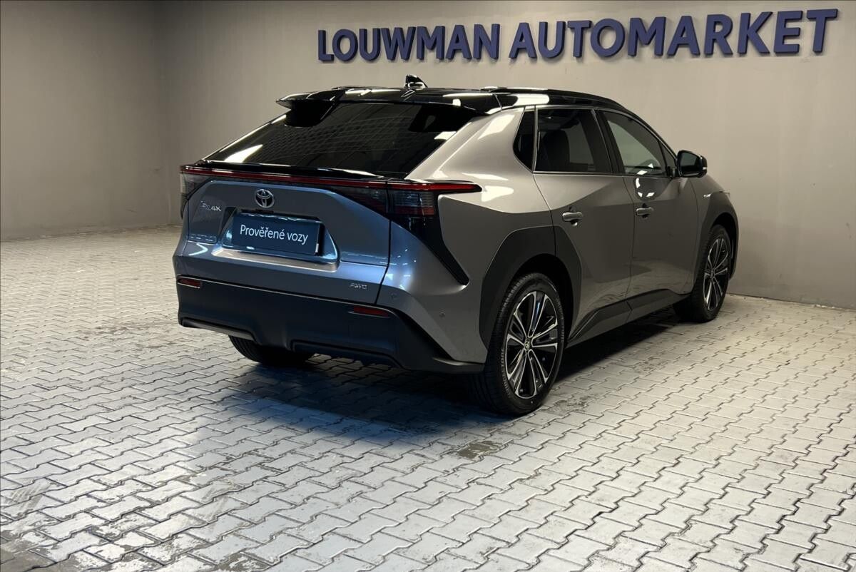 Toyota bZ4X, 0,0 AWD Executive - fotka 2