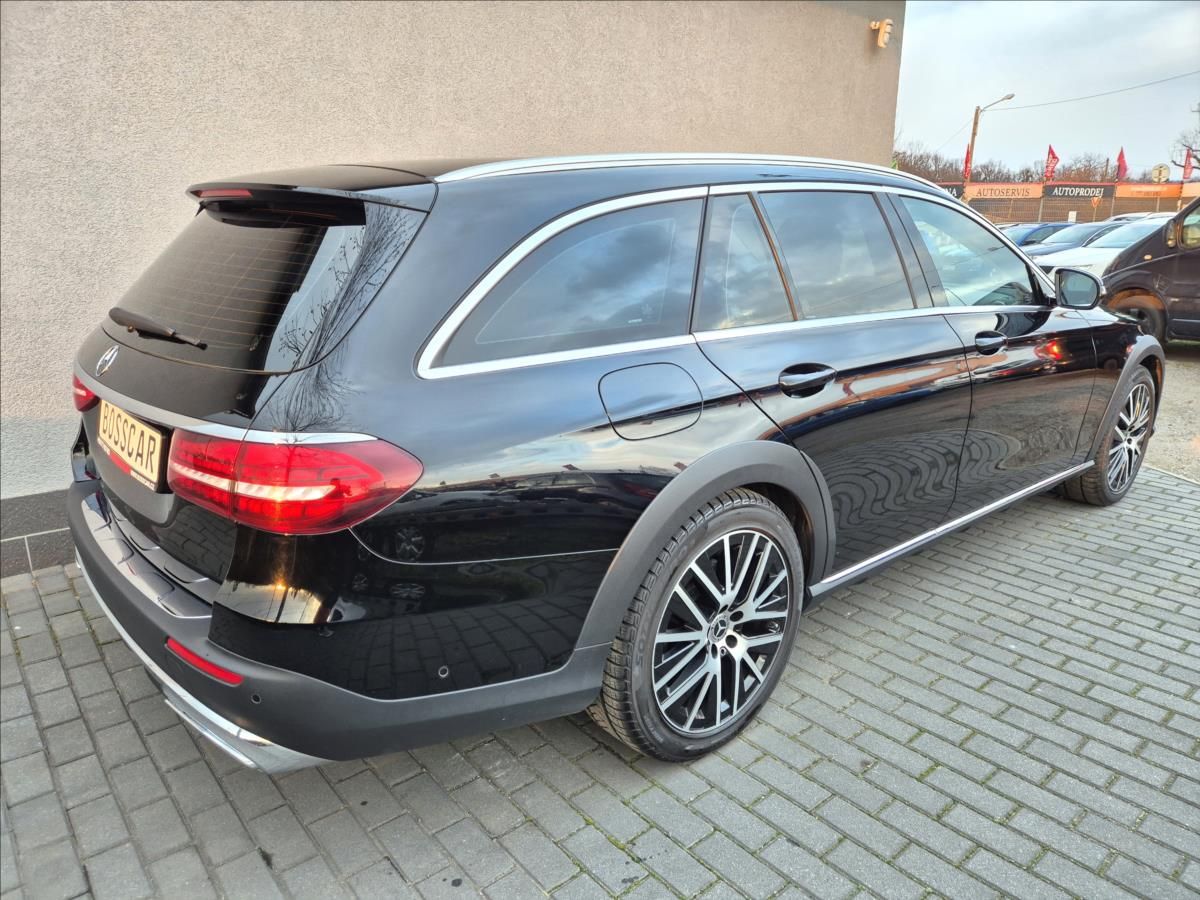 Mercedes-Benz Třídy E, 3,0 400d All-Terrain 4MATIC - fotka 6