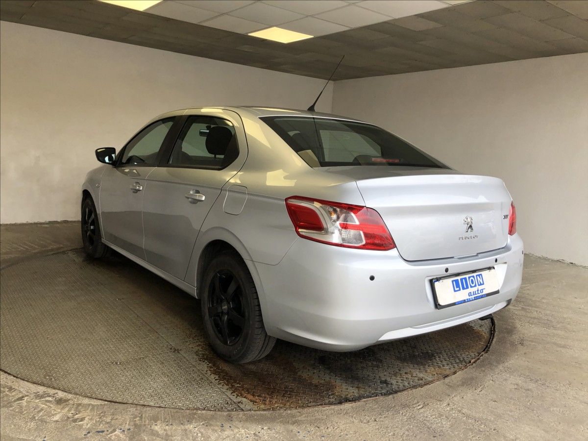 Peugeot 301, 1,6 16V - fotka 5