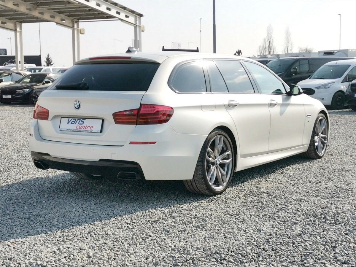 BMW Řada 5, M550d 280kw Xd*HUD*Webasto*TZ - fotka 3