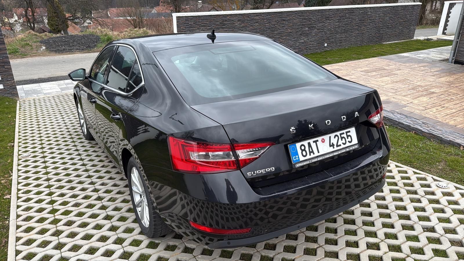 Škoda Superb, 2.0 tdi 110kw - fotka 6