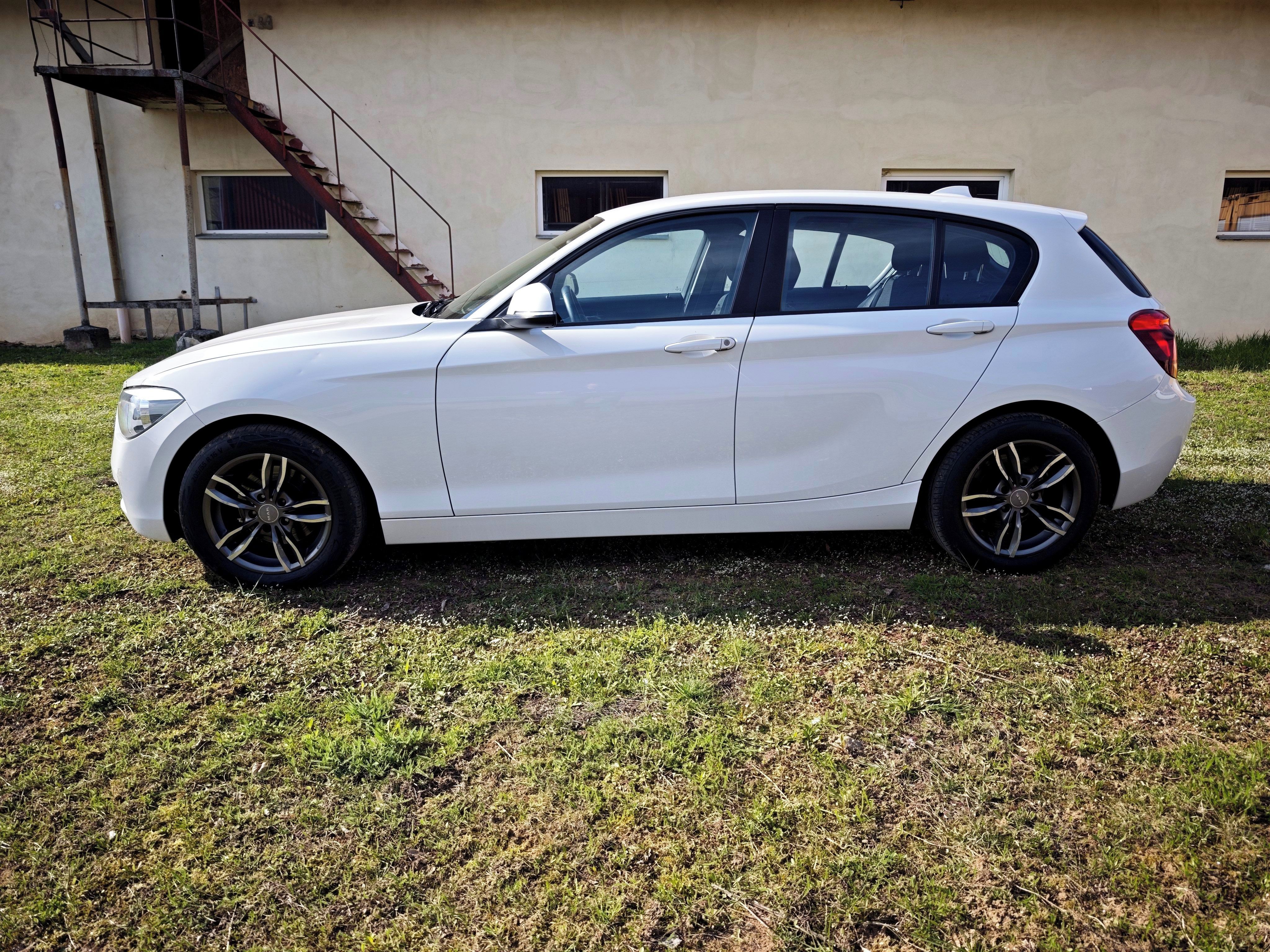 BMW Řada 1, 120d 135kw 7st AT, navi profes - fotka 2