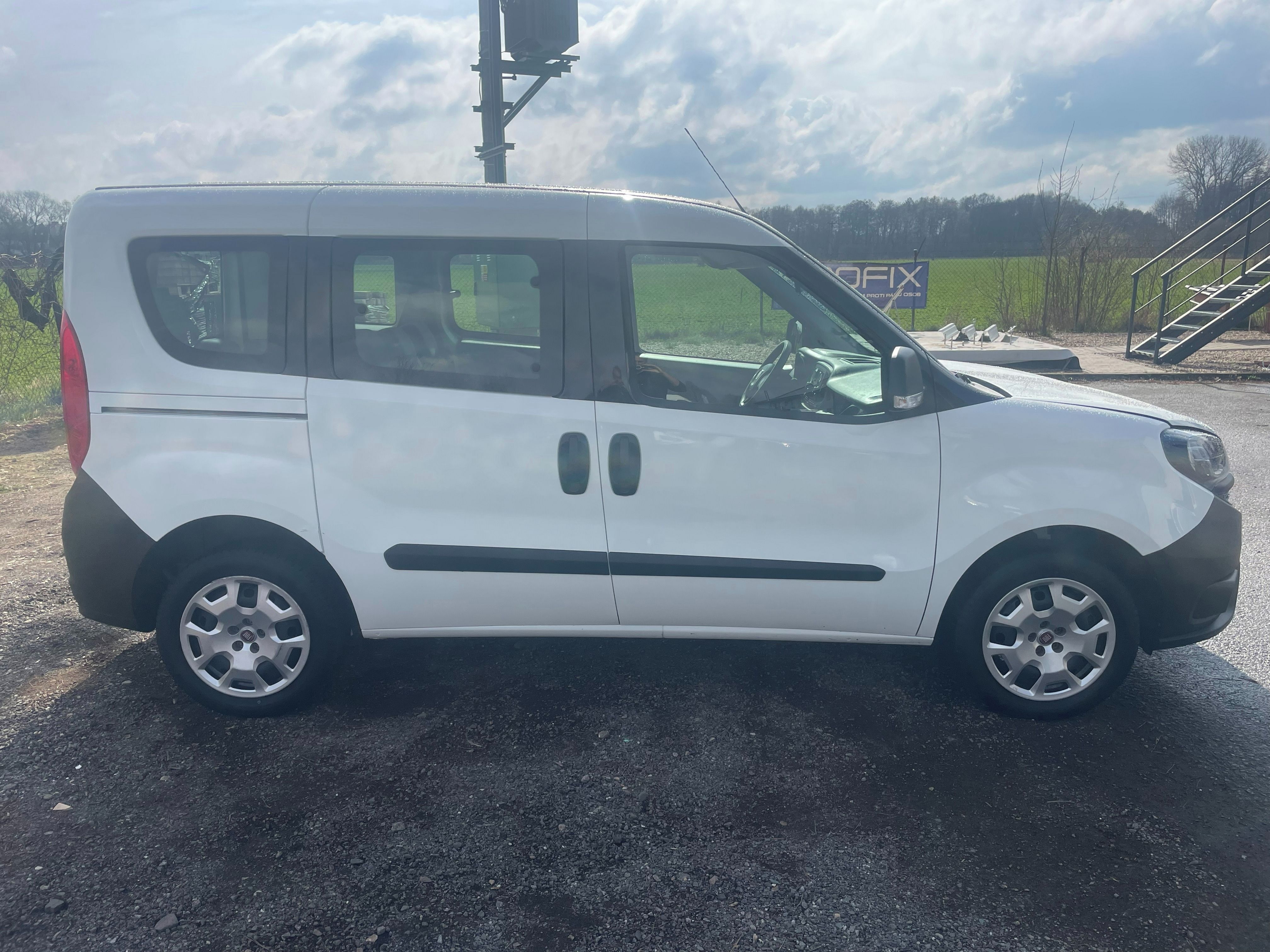 Fiat Dobló, 1,4 - Servisováno - fotka 3