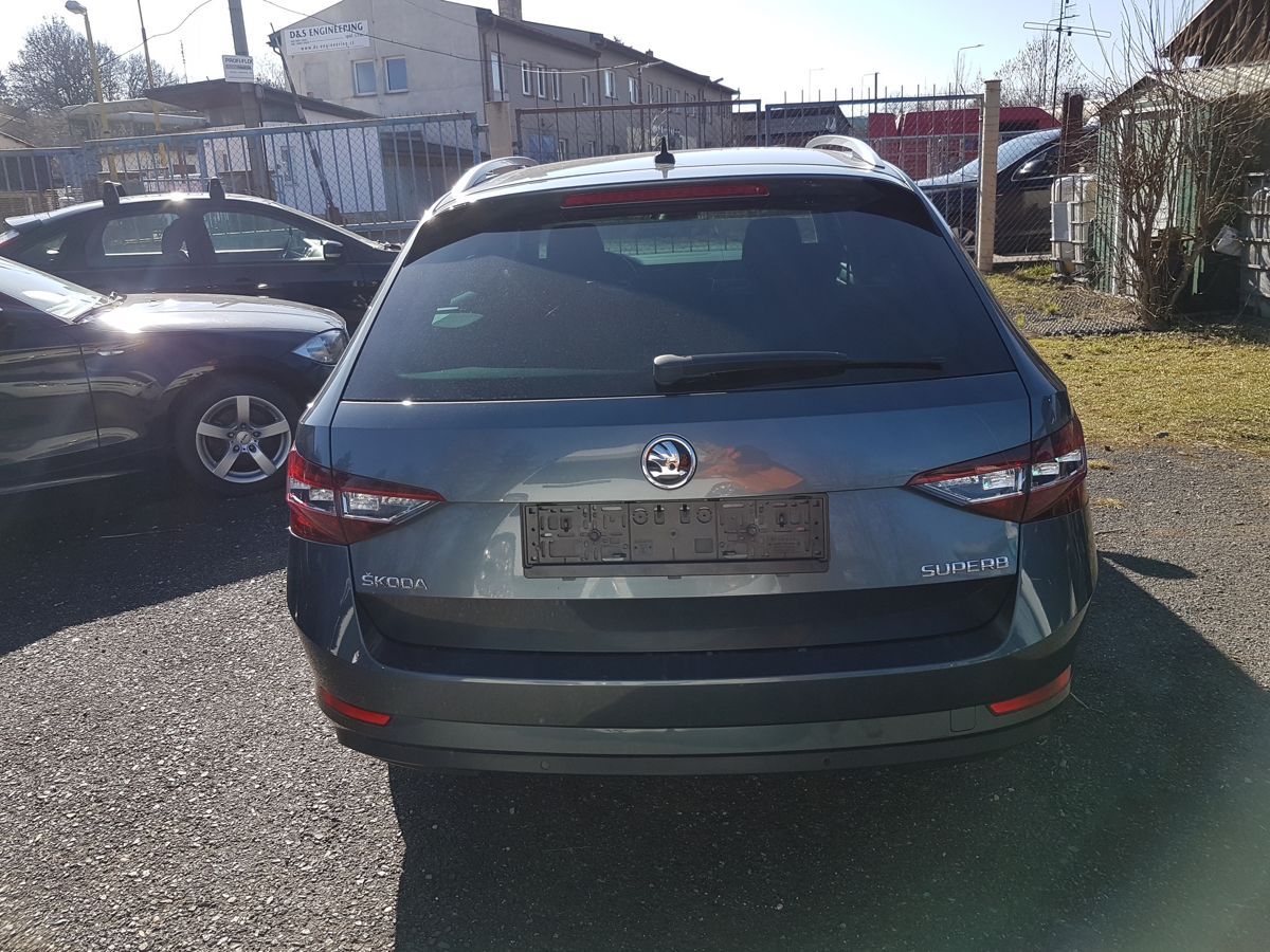 Škoda Superb, 2.0TDi 110KW DSG NAVI - fotka 5