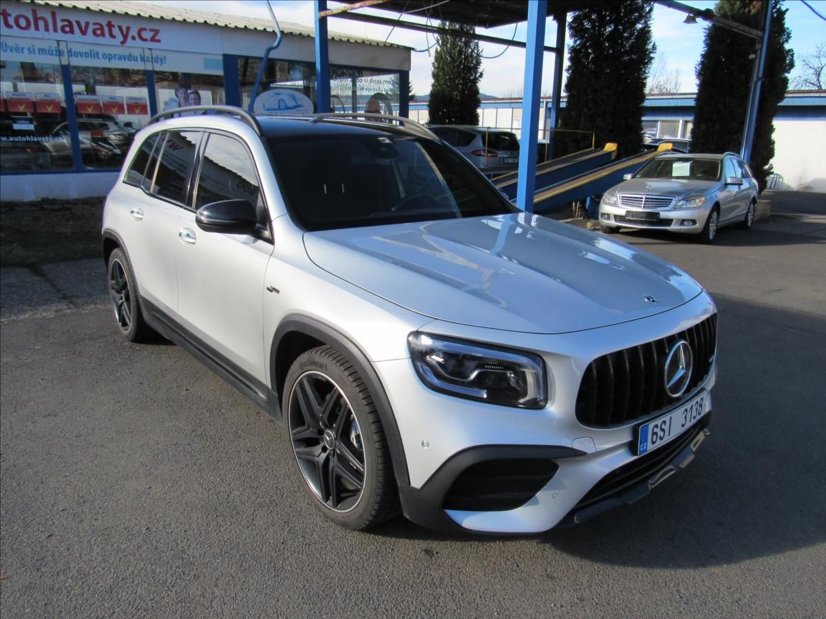 Mercedes-Benz GLB, 2,0 AMG 35 225kW - fotka 3