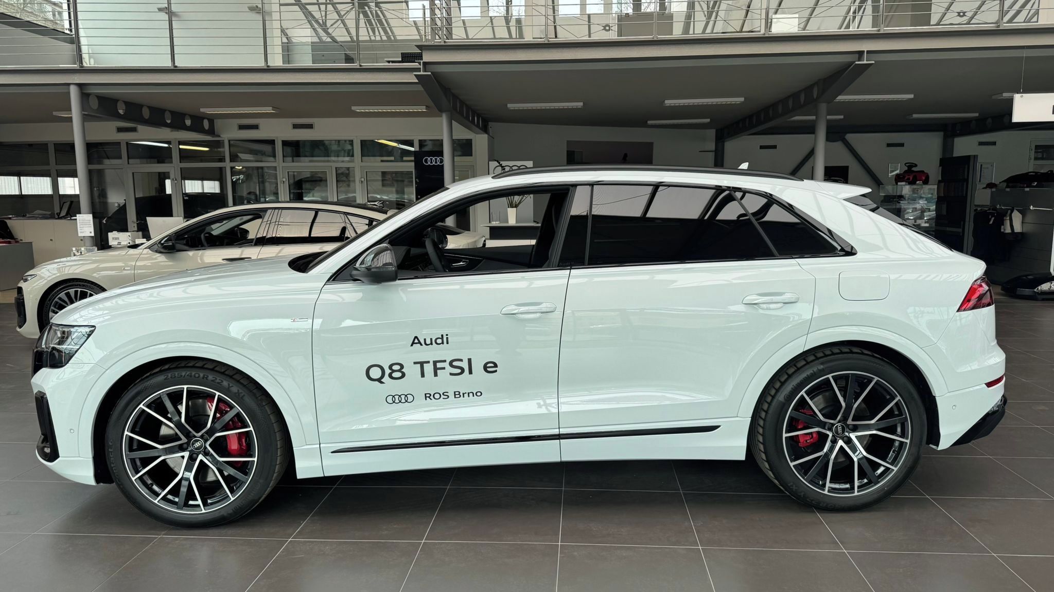 Audi Q8, TFSI e quattro 360 kW - fotka 2