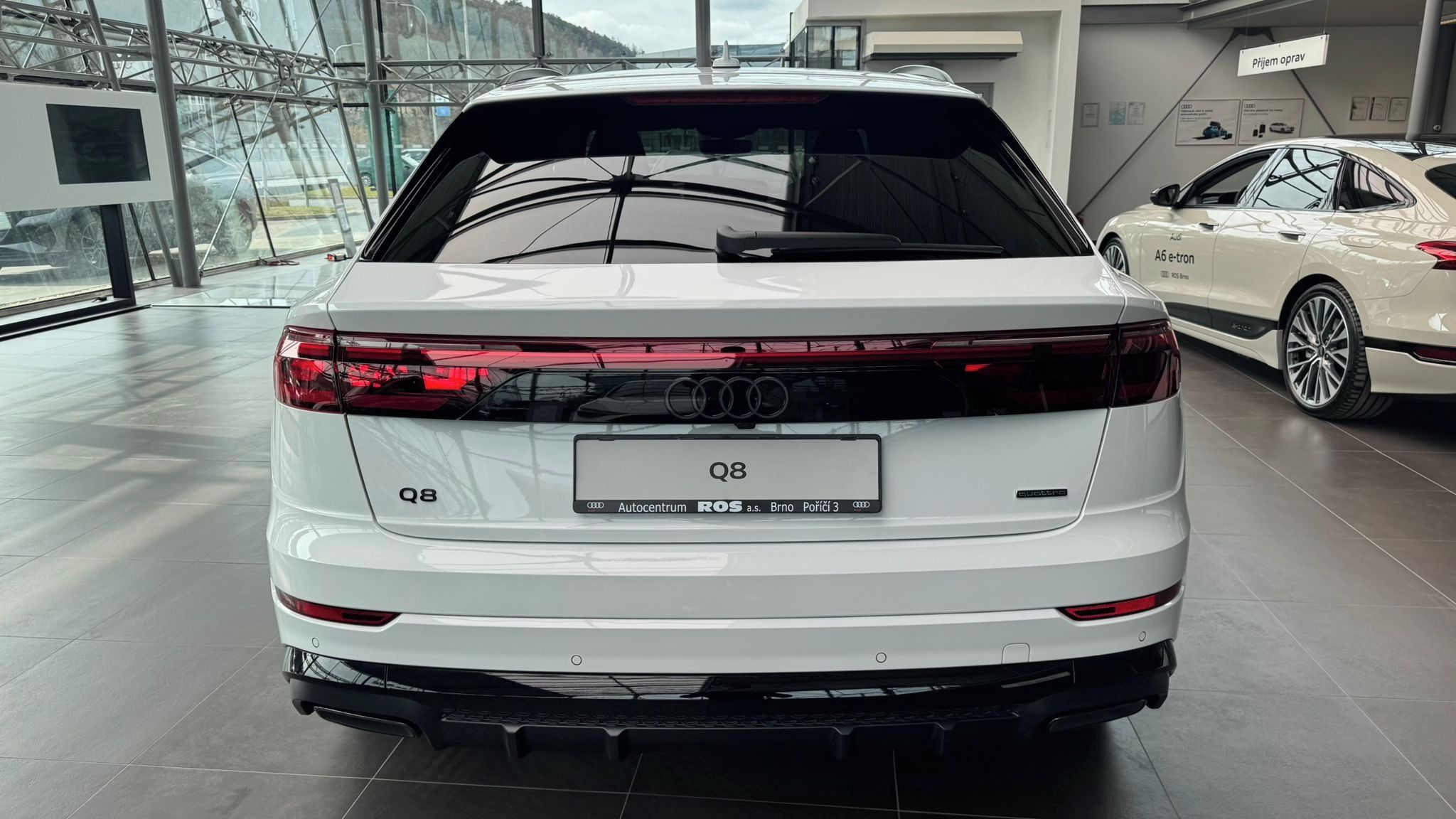 Audi Q8, TFSI e quattro 360 kW - fotka 4