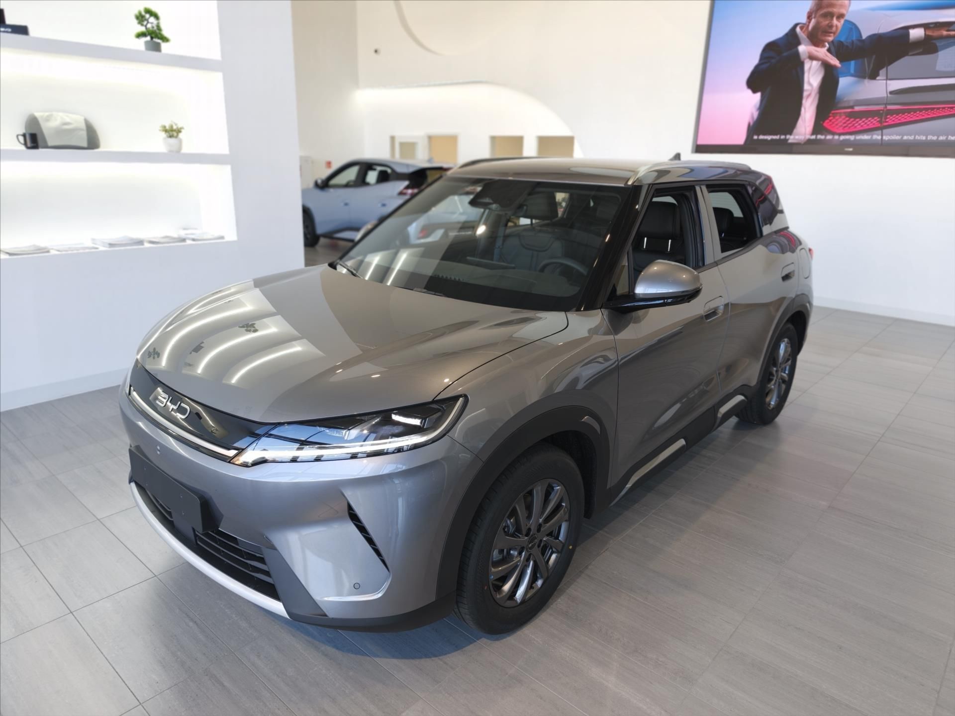 BYD ATTO 2, 1,5 DM-i  156 Kw Boost - fotka 5