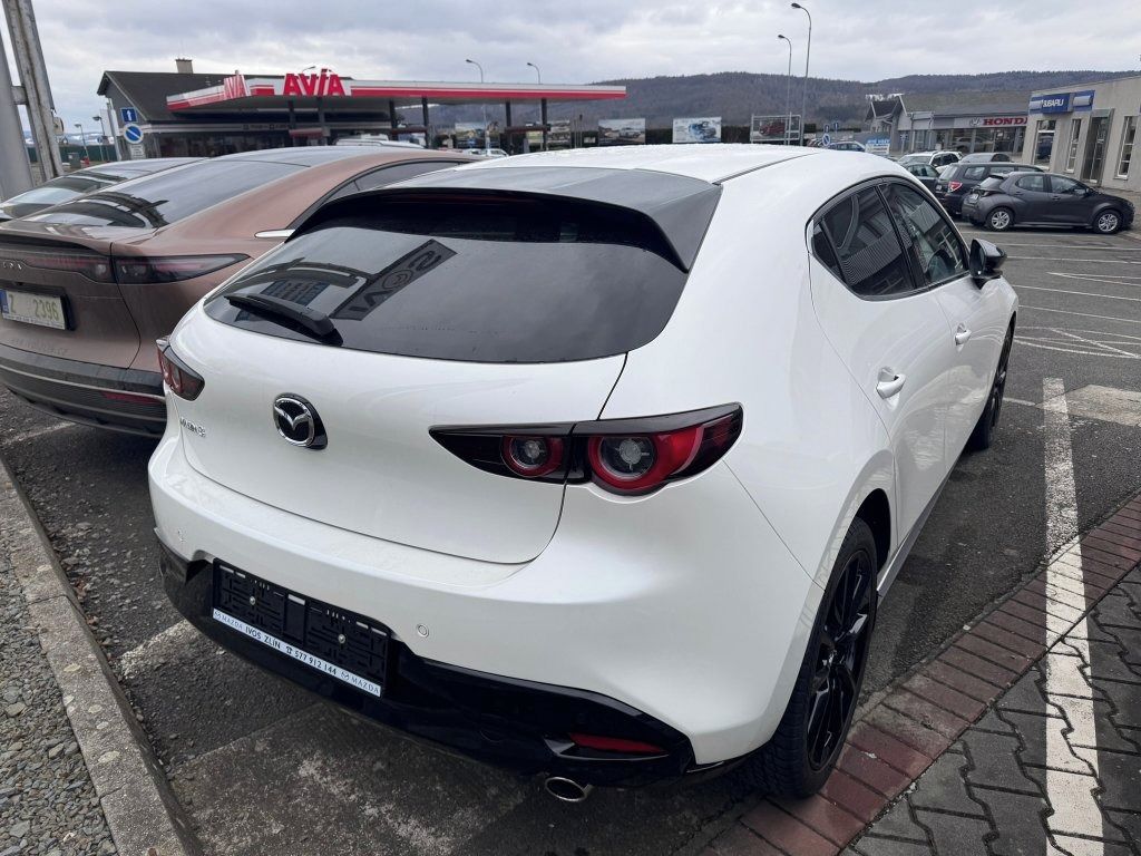 Mazda 3, HB 2,5 6MT Homura - fotka 4