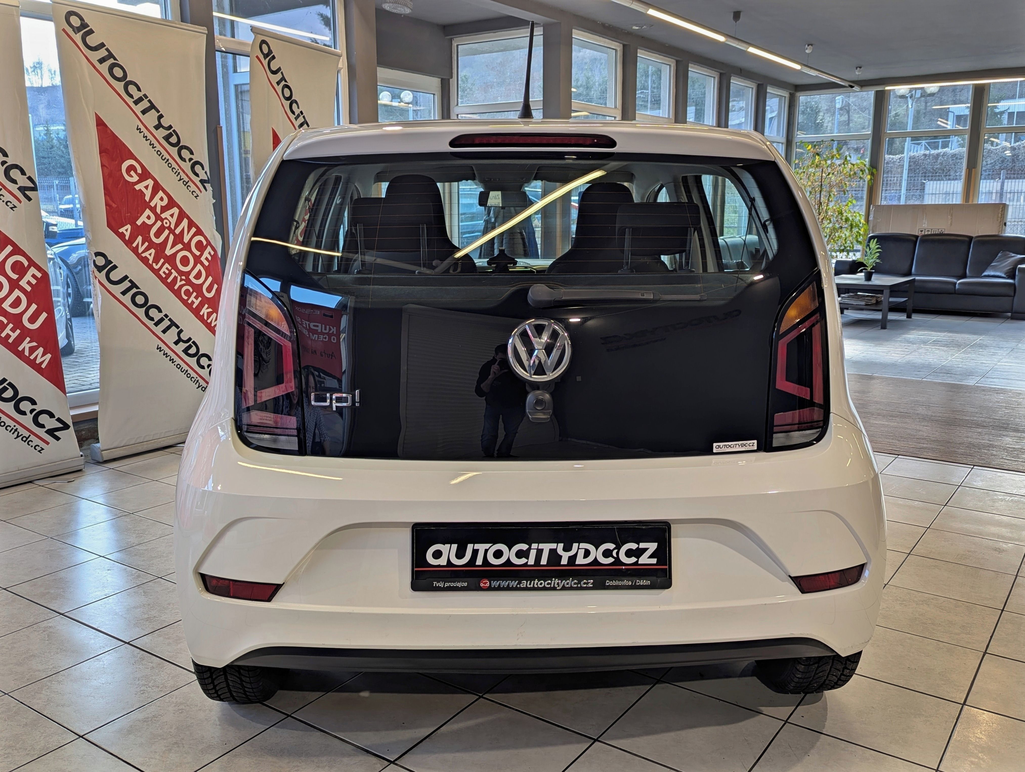 Volkswagen Up!, 1.0 MPi 44kW MOVE VÝHŘEVY, DPH - fotka 6