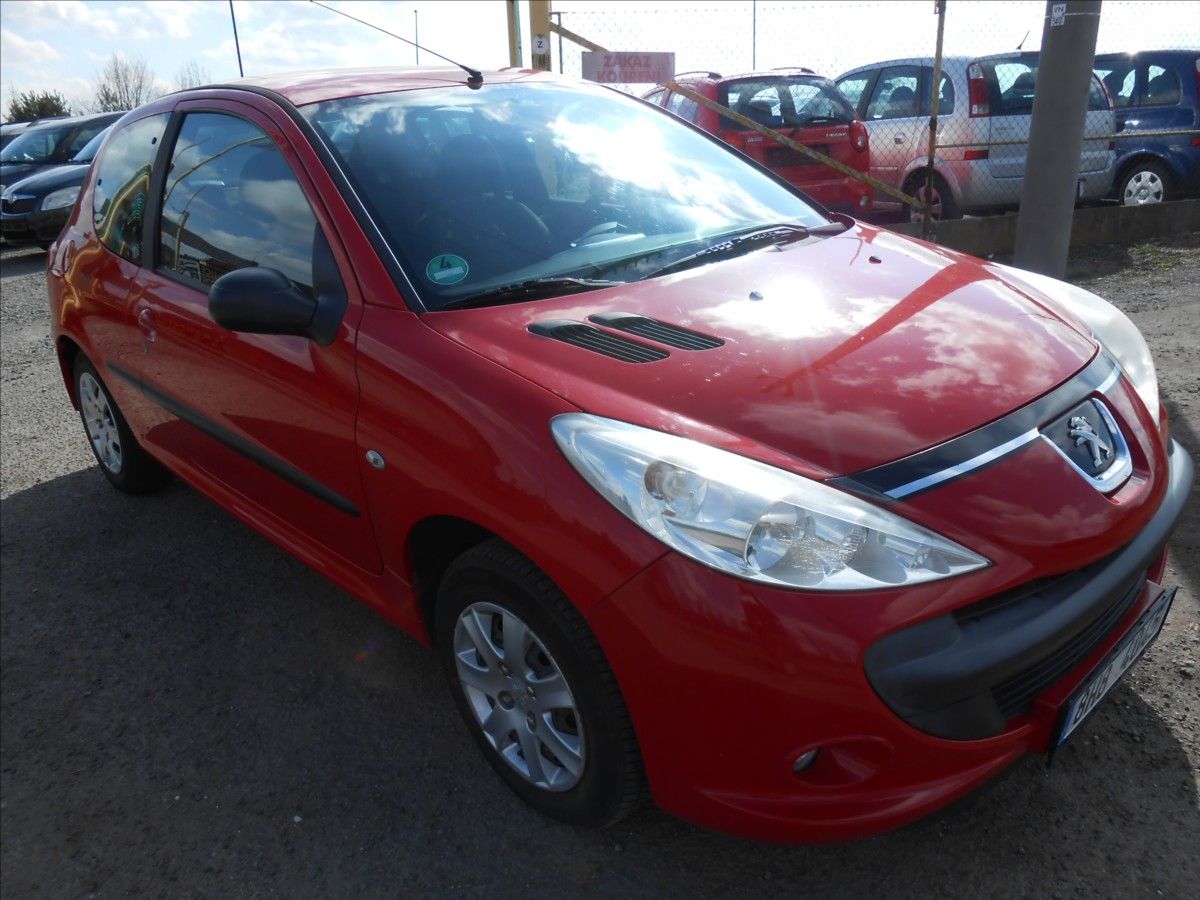 Peugeot 206, 1,1 i 44 kW PLUS Serviska - fotka 2