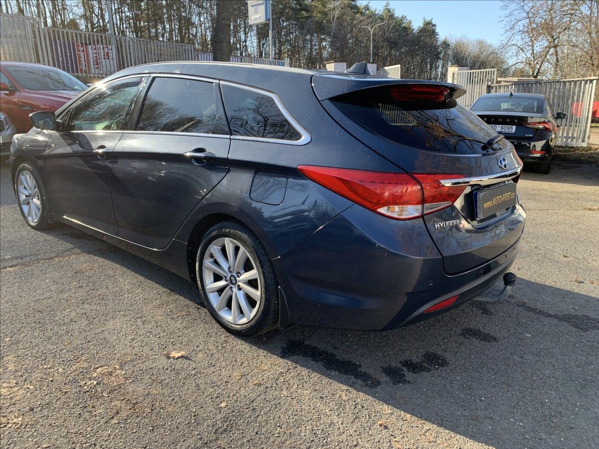 Hyundai i40, 1,7 CRDI STYLE,AUTOMAT,ČR,SERV - fotka 6