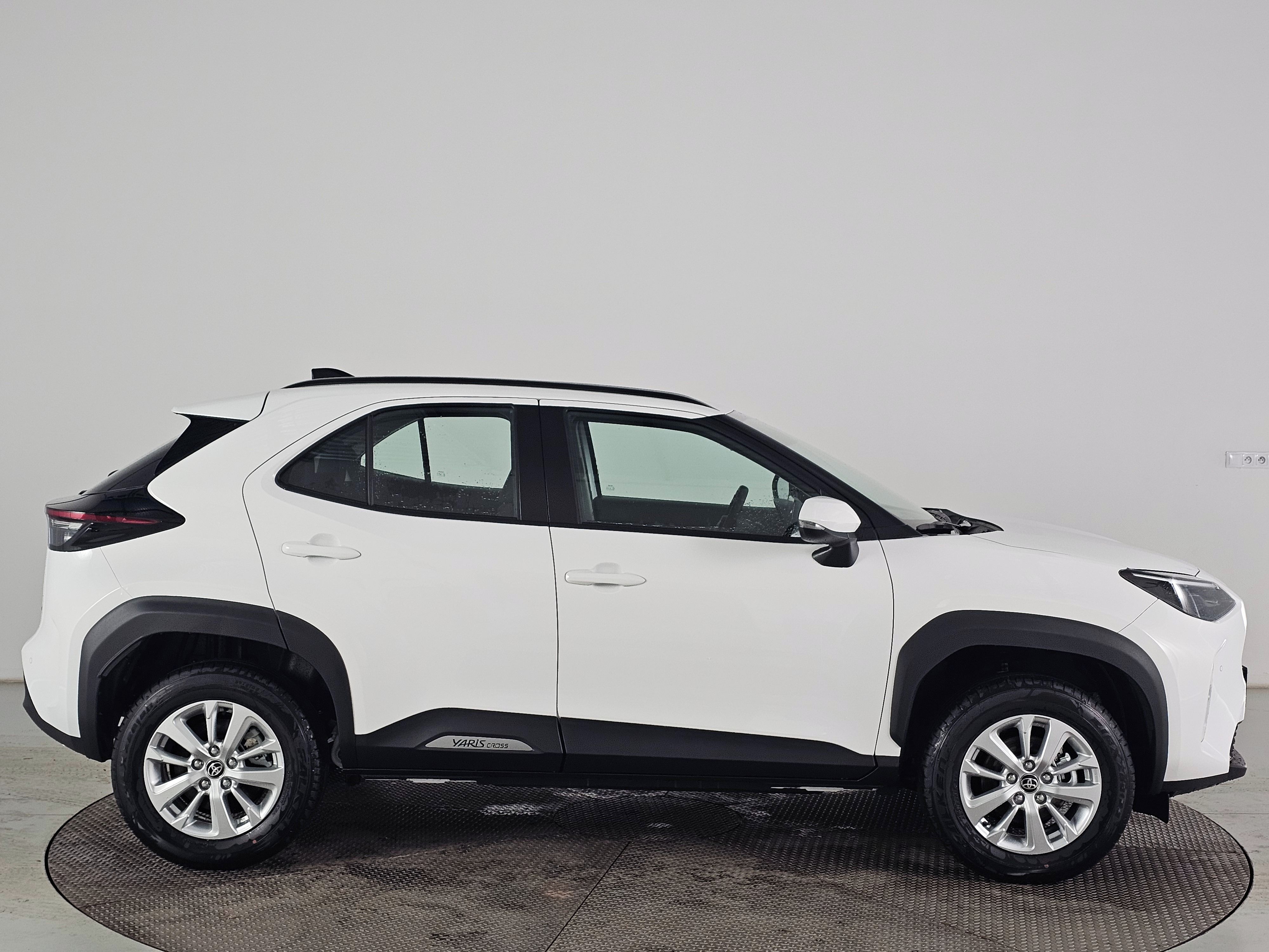 Toyota Yaris Cross, 1.5 HEV, 116k 4x2 Comfort - fotka 3
