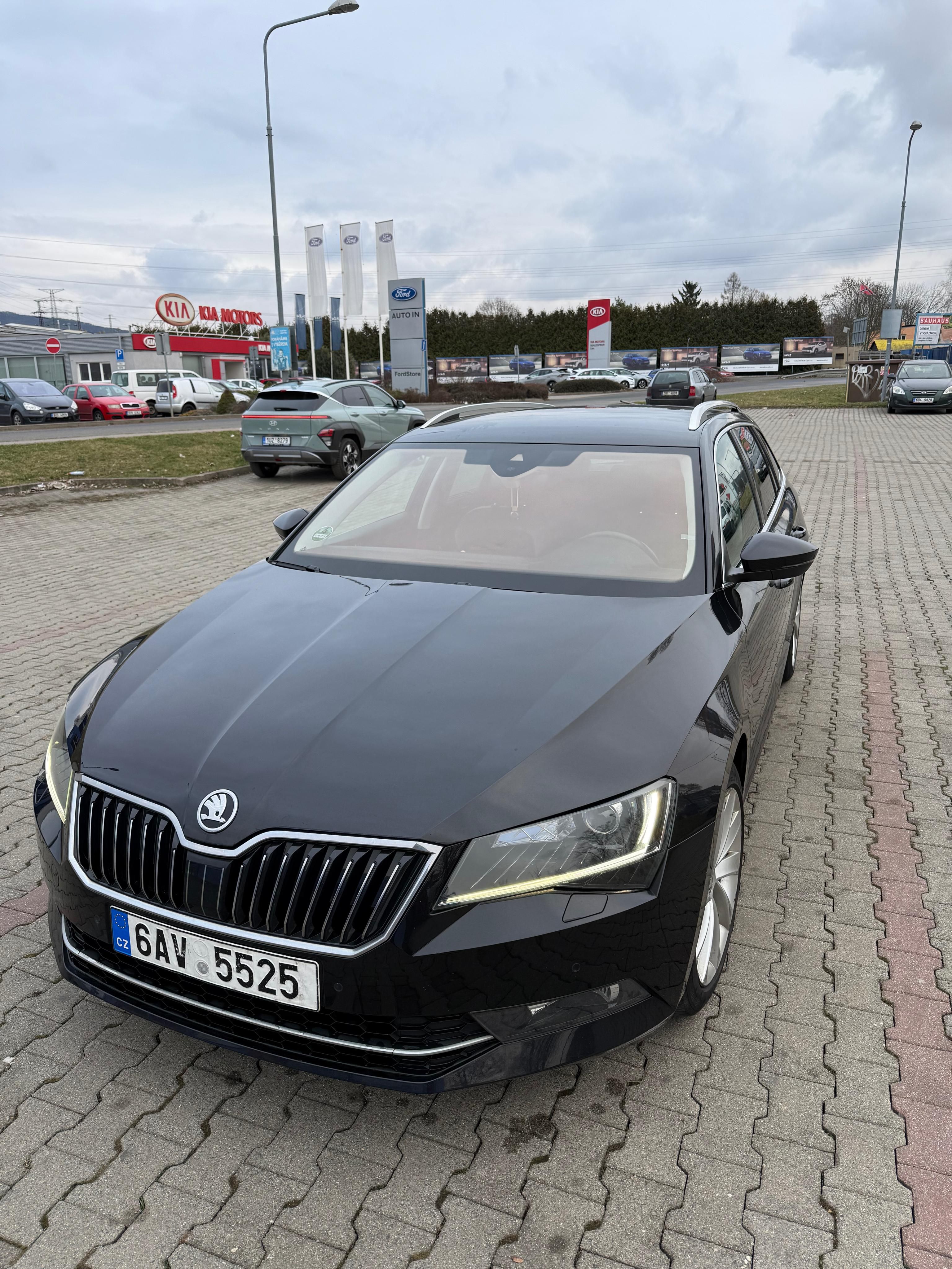 Škoda Superb, Škoda Superb Combi 2.0 TDI - fotka 3