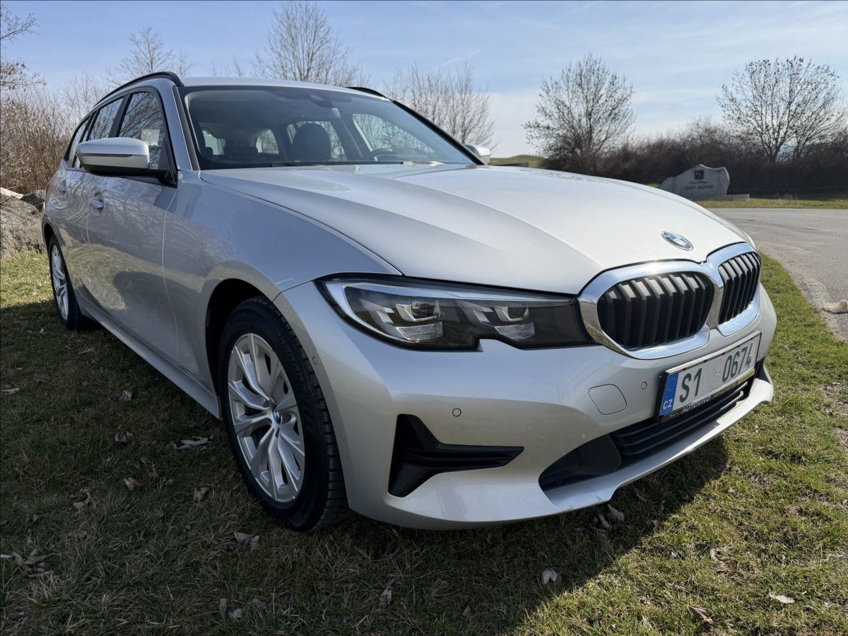 BMW Řada 3, 320d Touring 120kW - fotka 2