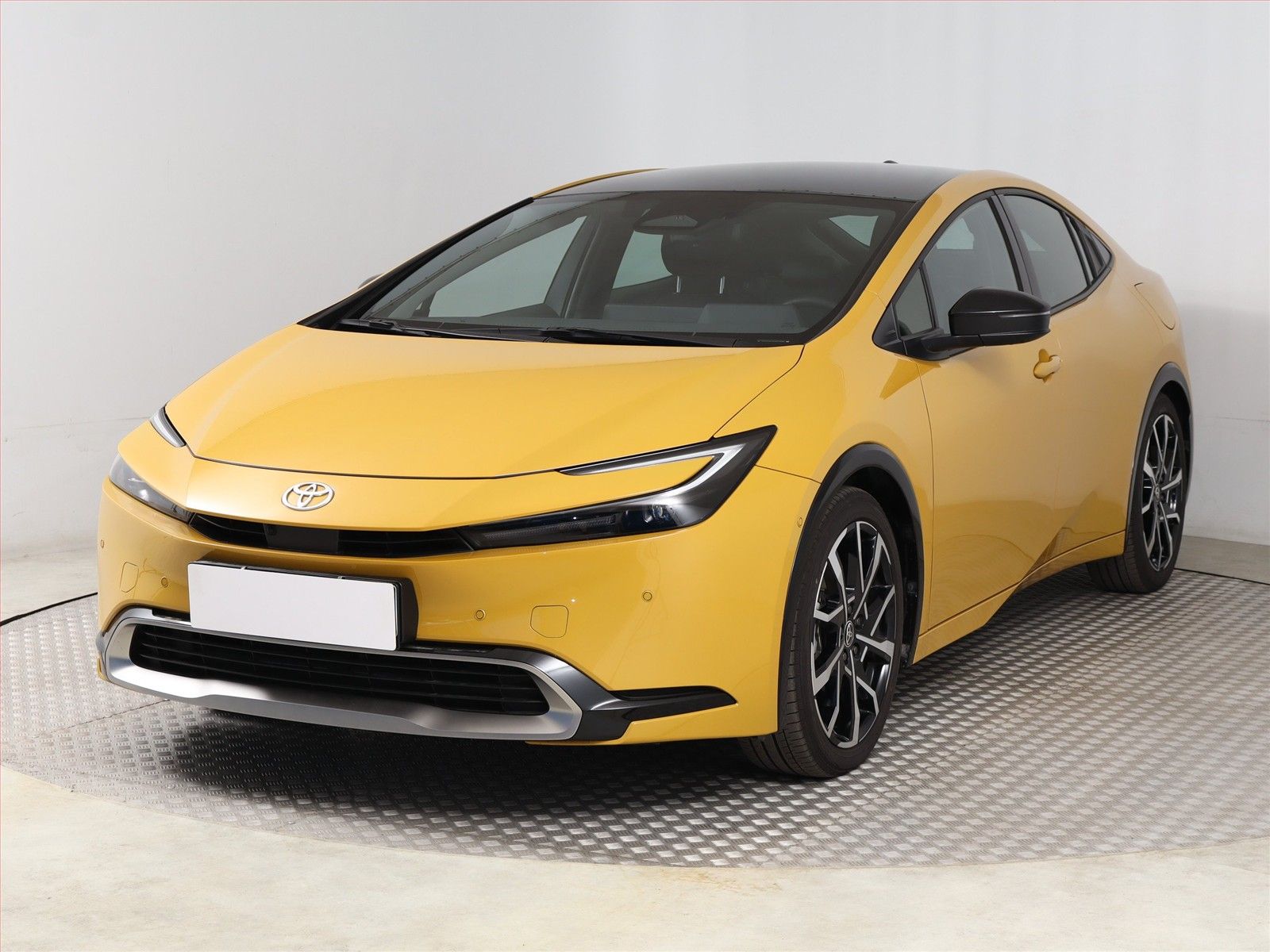 Toyota Prius, 2.0 Plug-in Hybrid, Executive - fotka 2