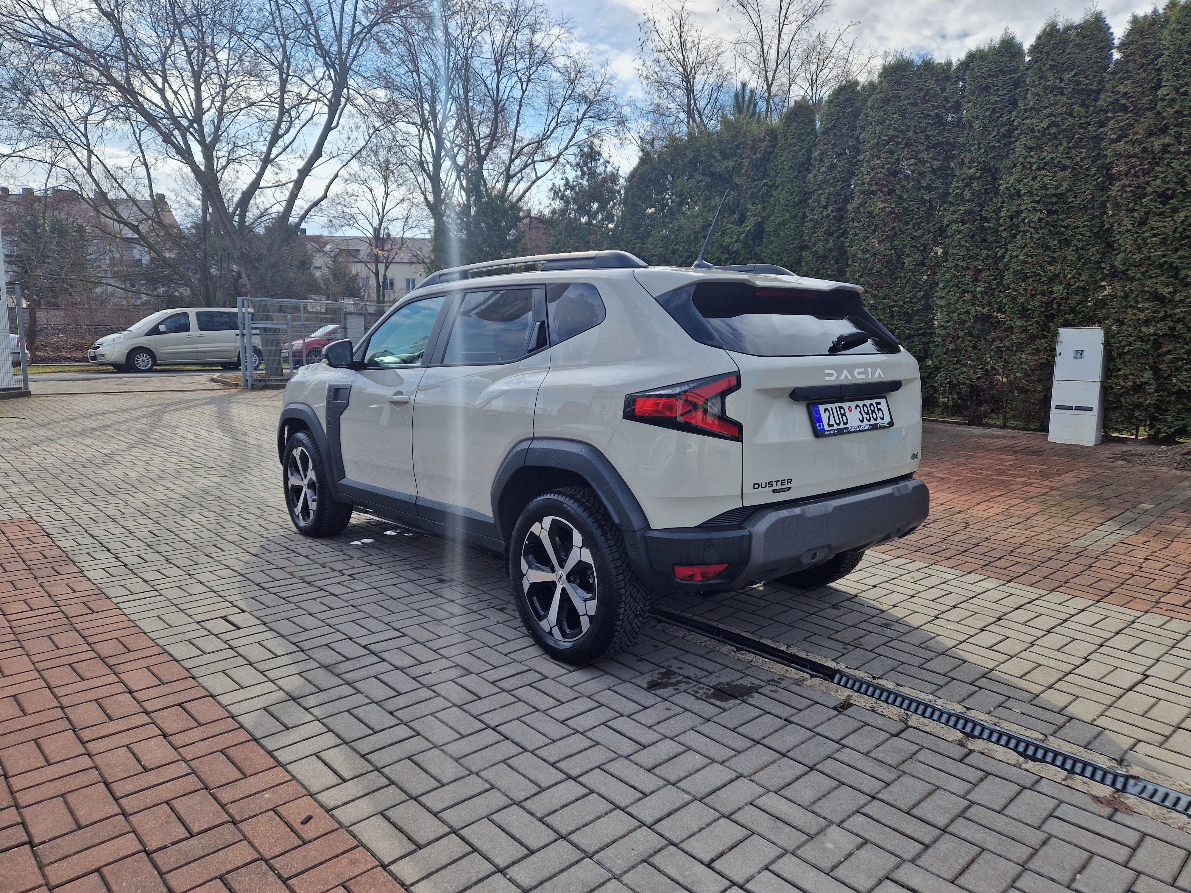 Dacia Duster, journey hybrid-G 150 4x4 - fotka 3