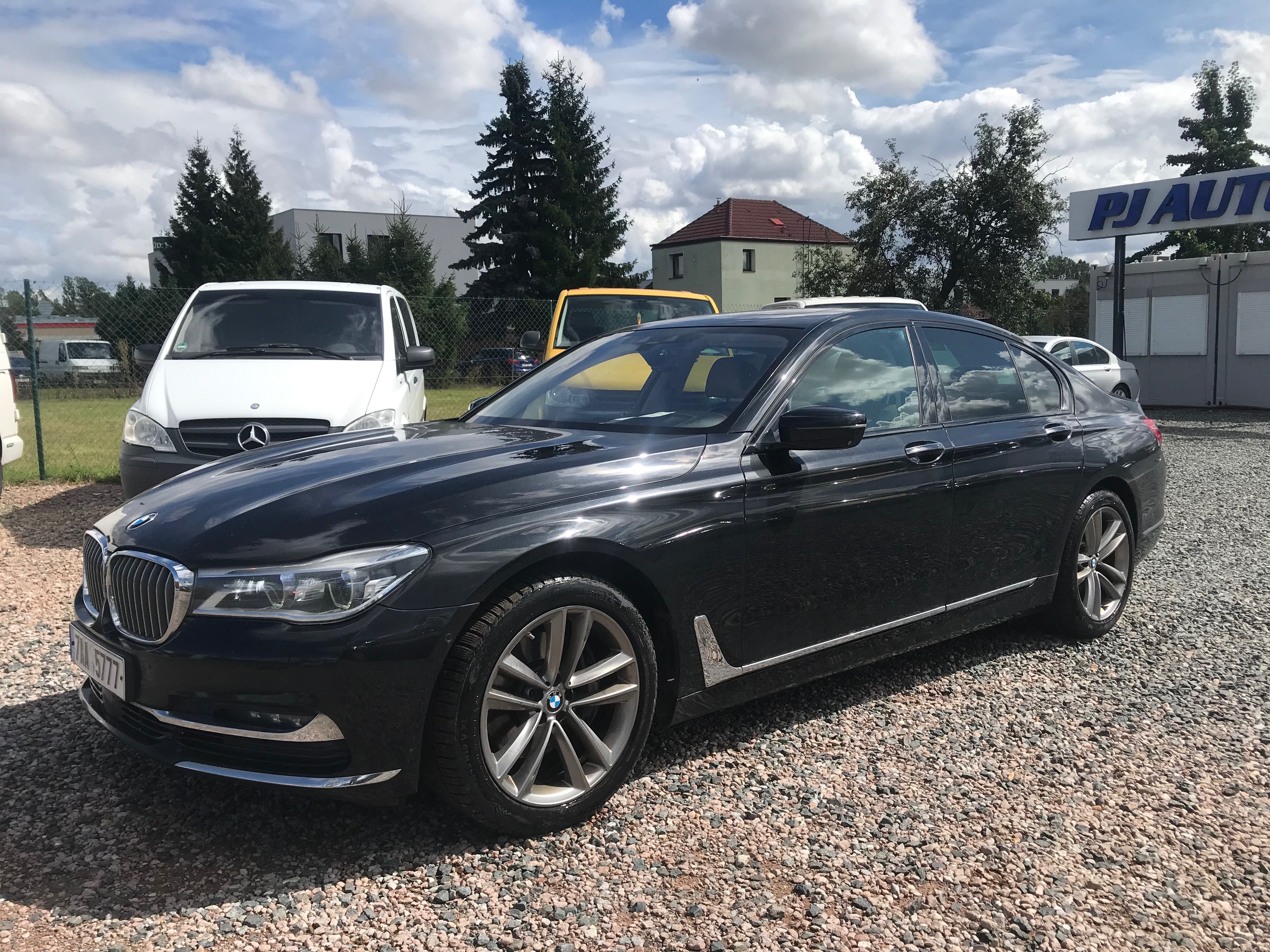 BMW Řada 7, 730D X-DRIVE ,360,HUD,ČR,DPH..