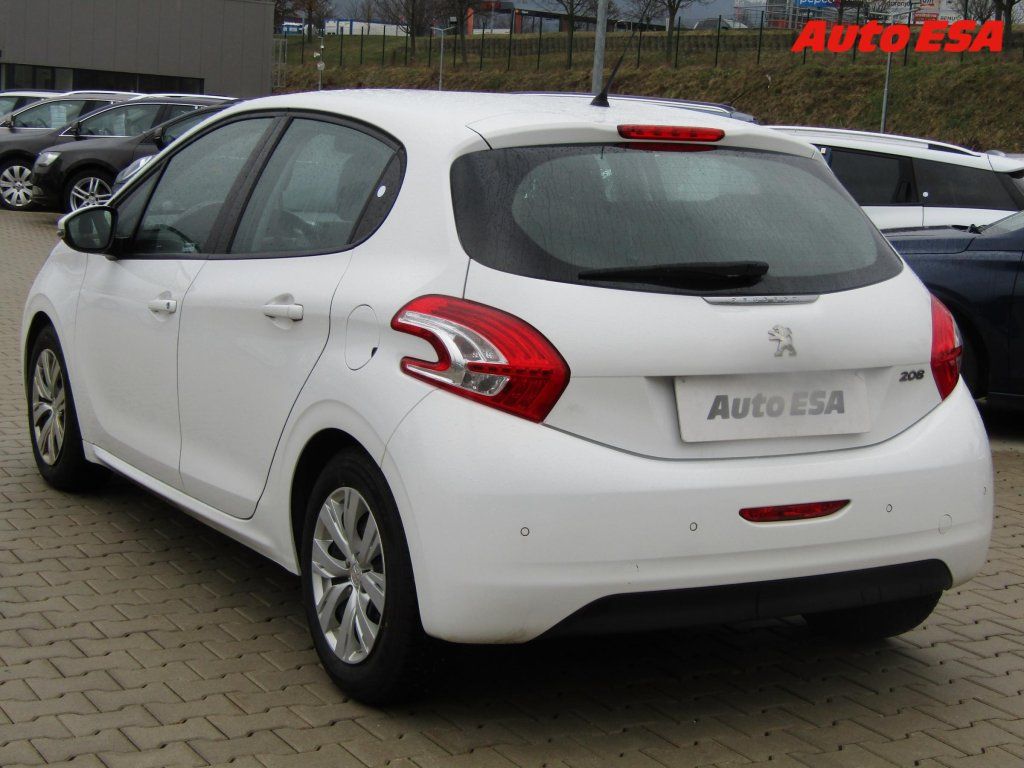 Peugeot 208, 1.2i,1.maj,ČR,AC,temp - fotka 4