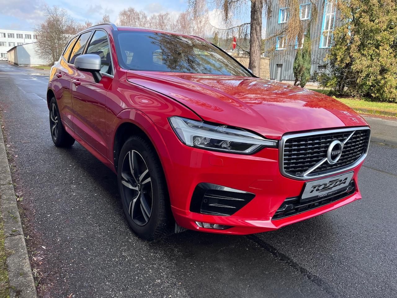 Volvo XC60, 2,0 T5 AWD R-desing /servis/ - fotka 6